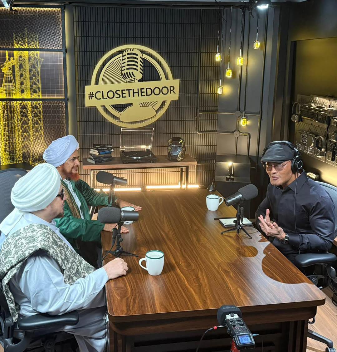 Sosok Habib Umar bin Hafidz Yang Membuat Dedy Corbuzier Menangis Saat di Podcast Close The Door yang Sudah Tembus 3 Juta Views