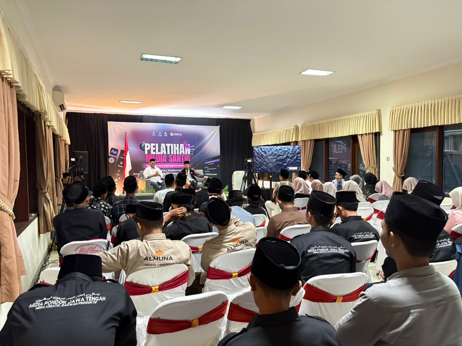 Pengasuh Asrama Perguruan Islam (API) Tegalrejo, KH M Yusuf Chudlori Bincang Media Santri: Membangun Peran Santri dalam Era Dunia Digital