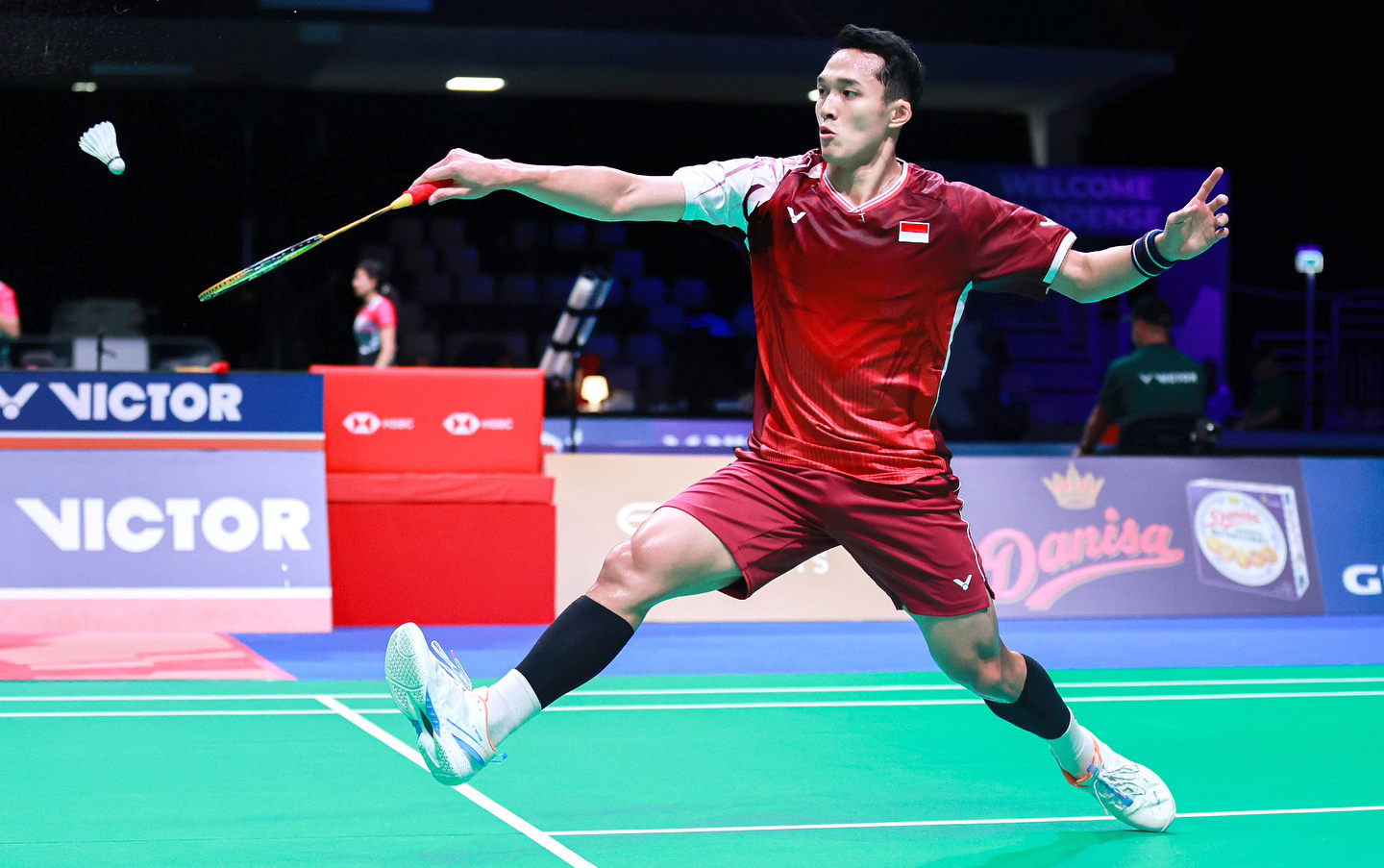 Jonatan Christie kembali meraih kemenangan atas Kenta Nishimoto (Jepang) di babak 32 besar Prancis Open 2025. Jonatan menang dengan skor 21-18, 21-12.