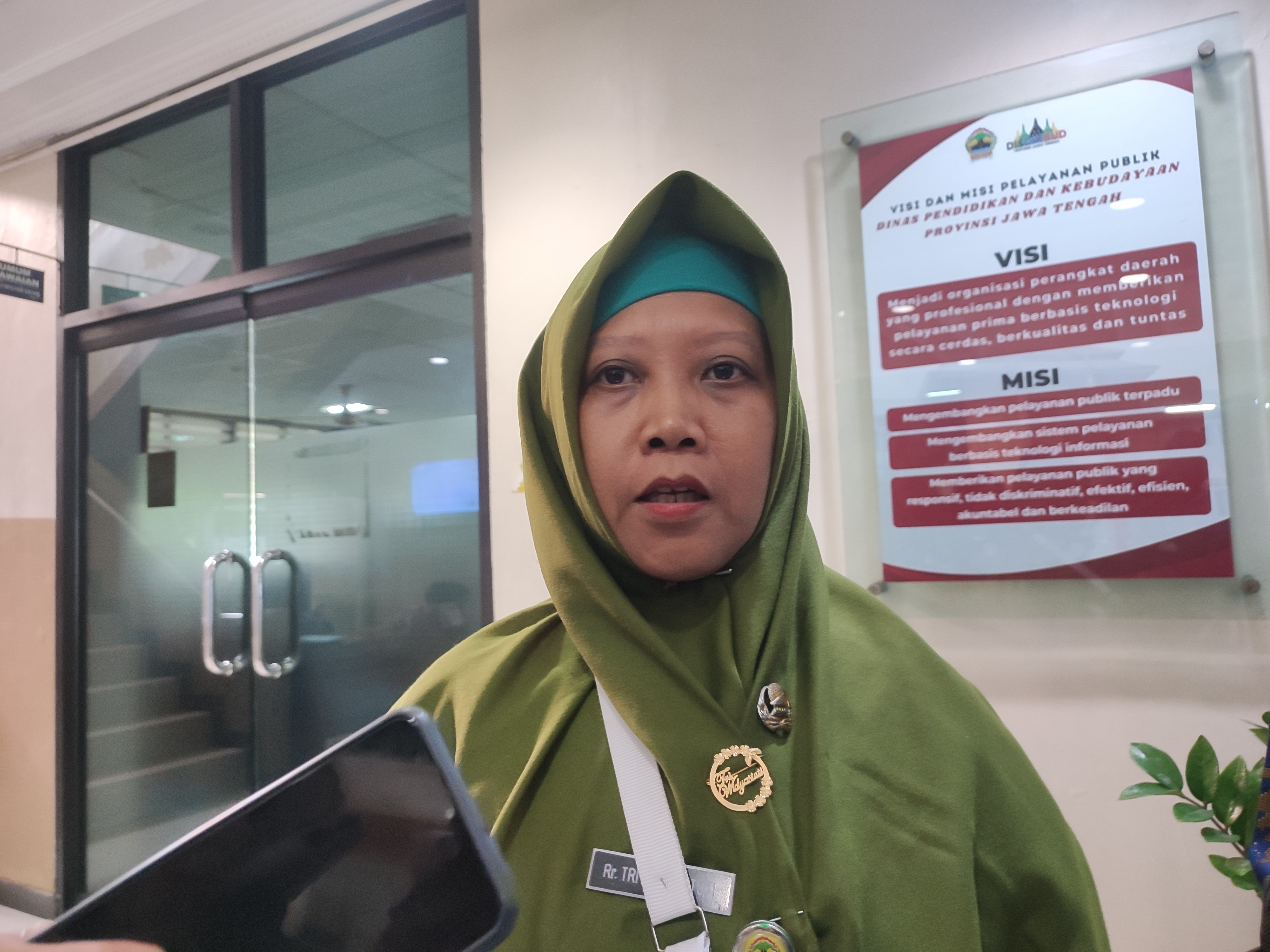 Kepala SMAN 11 Semarang, Roro Tri Widiastuti