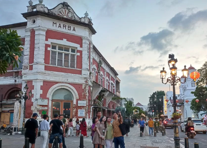 salah satu spot ikonik foto di Kota Lama Semarang (sumber: radarmagelang)