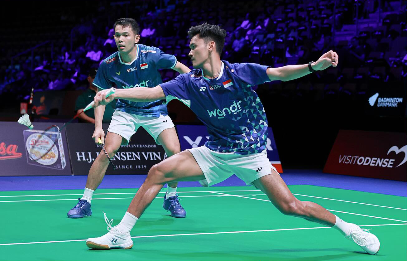 Ganda putra unggulan kelima Fajar Alfian/Muhammad Shohibul Fikri lolos ke babak 16 besar Hylo Open 2025 usai mengalahkan wakil Malaysia, Nur Mohd A. Ayub Azriyn/Tan Wee Kiong 21-16, 24-22.