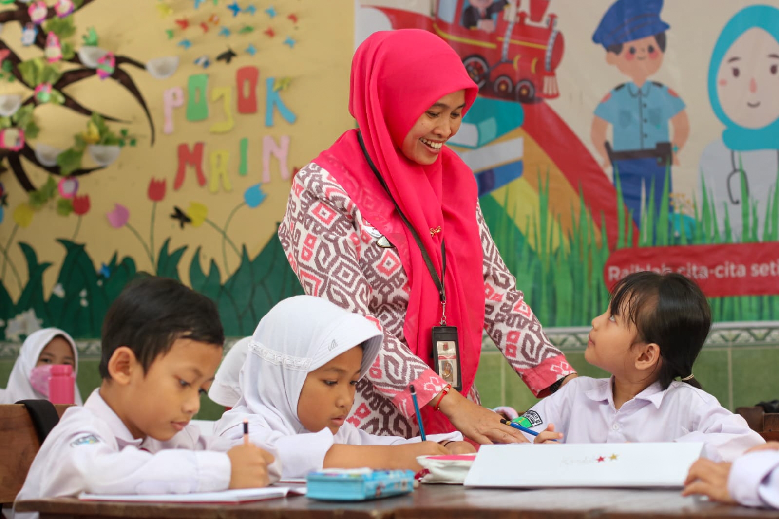 Kepala SDN Sendangmulyo 02 Semarang, Darsimah, S.Pd., M.Pd.