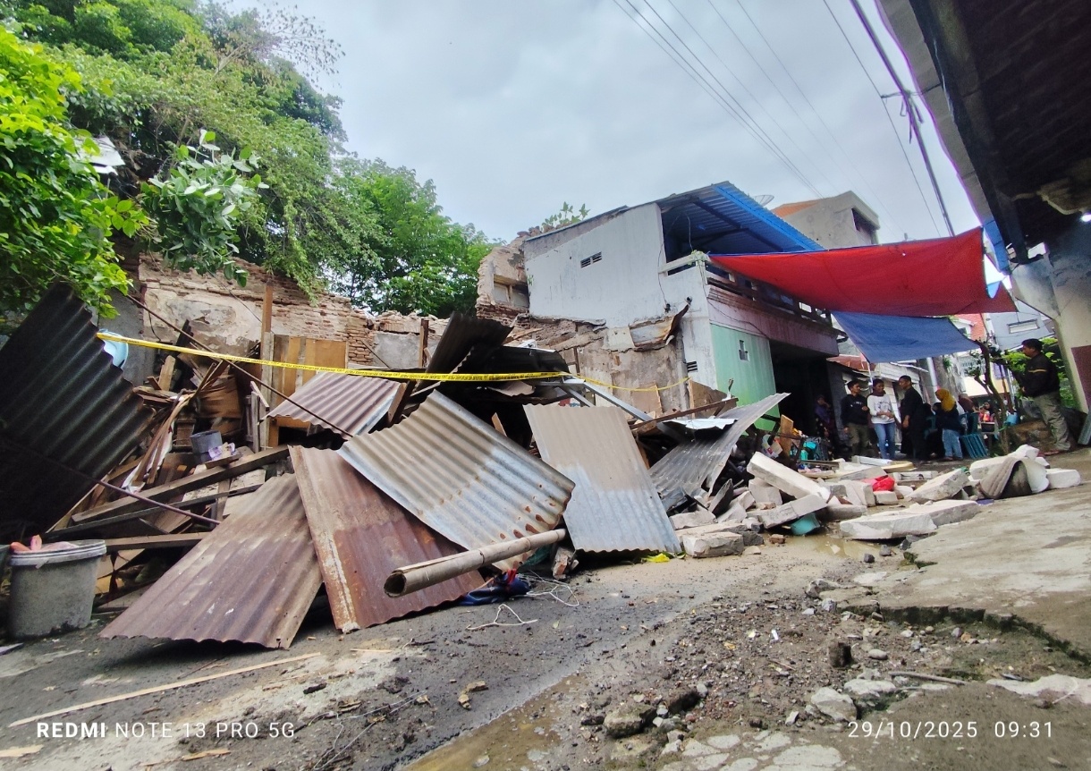 Kondisi rumah korban yang tertimpa bangunan tembok tua di Kauman Semarang