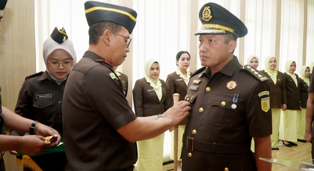 Kepala Kejaksaan Tinggi Jawa Tengah, Dr Siswanto saat melantik dan mengambil sumpah 23 kajari dan 8 pejabat di lingkungan kejati, Kamis (30/10/2025).