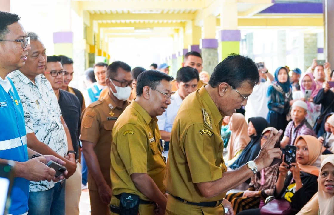 HARI LISTRIK NASIONAL : PLN UIT JBT bersama YBM PLN UIT JBT, Srikandi PLN UIT JBT, serta PIKK PLN UIT JBT menyambut HLN ke-80 di RSUD Ciamis pada Selasa (21/10/2025).