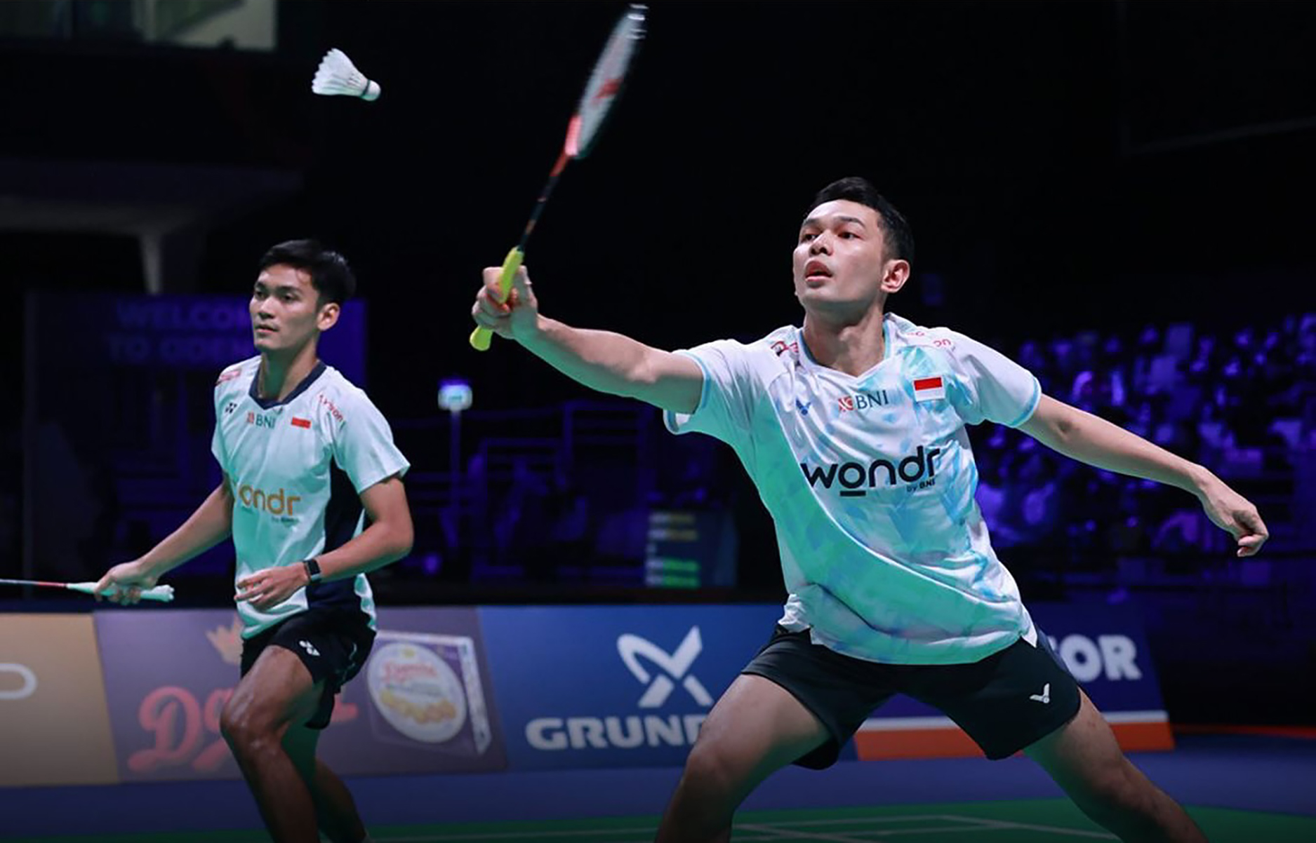 Fajar Alfian/Muhammad Shohibul Fikri harus mengakui keunggulan wakil Malaysia, Man Wei Chong/Tee Kai Wun dengan skor 24-26, 19-21 di babak perempatfinal Hylo Open 2025.
