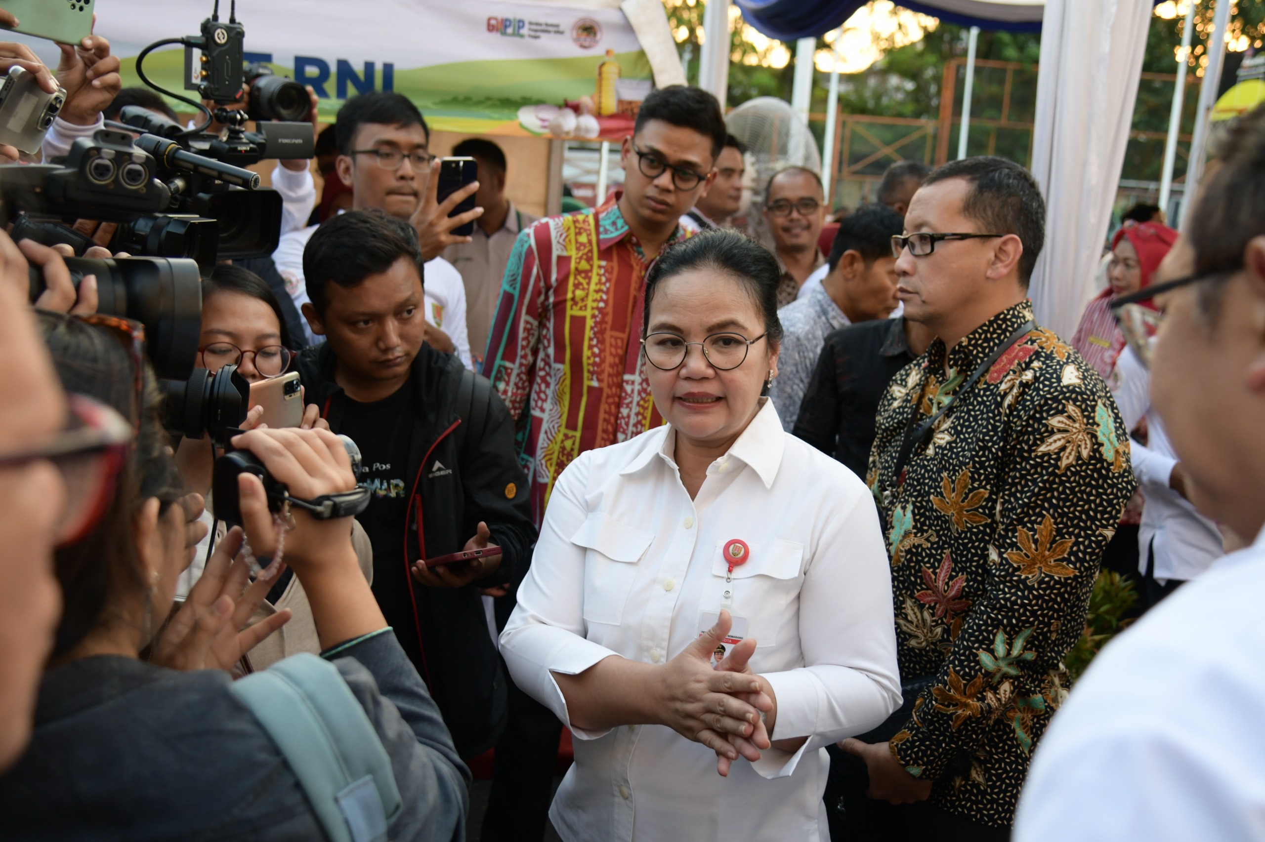 Wali Kota Semarang, Agustina Wilujeng saat diwawancarai awak media