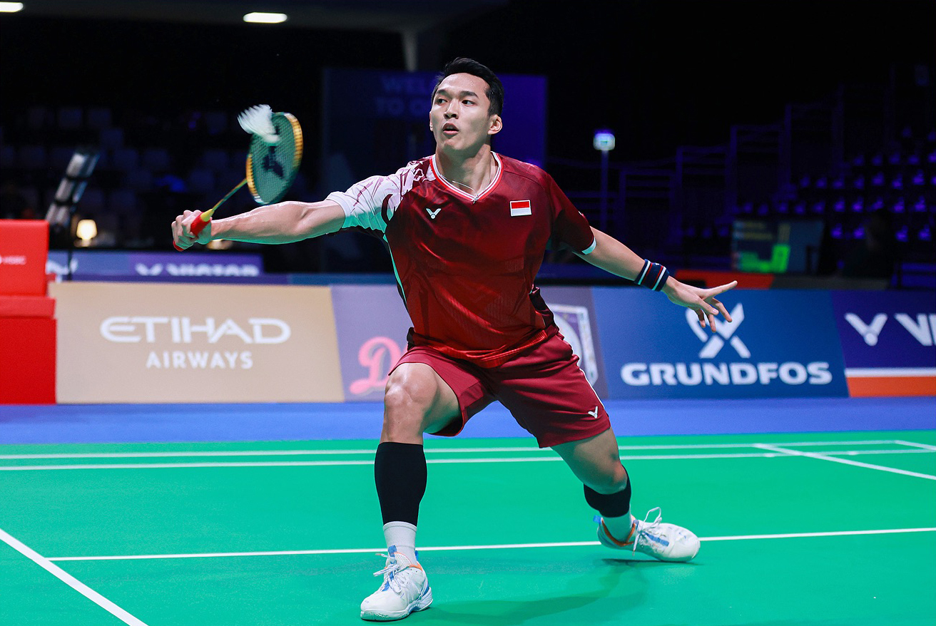 Unggulan kedua Jonatan Chritie menang mudah atas wakil India, Kiran George dua gim langsung 21-10, 21-16 sekaligus lolos ke babak semifinal Hylo Open 2025.