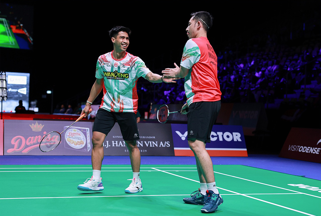 Sabar Karyaman Gutama/Moh. Reza Pahlevi Isfahani melaju ke babak semifinal Hylo Open 2025 usai menyingkirkan unggulan pertama Malaysia, Aaron Chia/Soh Wooi Yik 11-21, 21-14, 21-17.