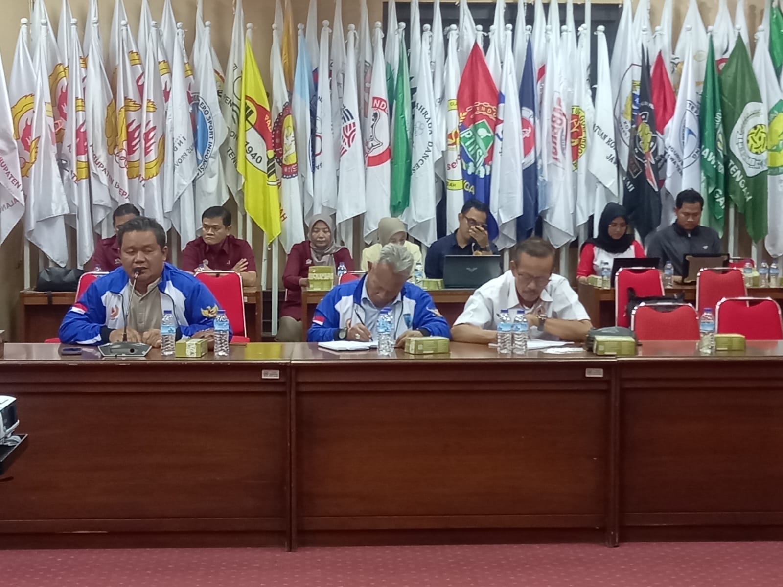 LAPORKAN PESIAPAN: Ketua KONI Salatiga Agus Purwanto, yang juga koordinator KONI Semarang Raya, melaporkan persiapan tuan rumah Porprov 2026. Disebutkan, lima kota/kabupaten sudah siap menggelar event