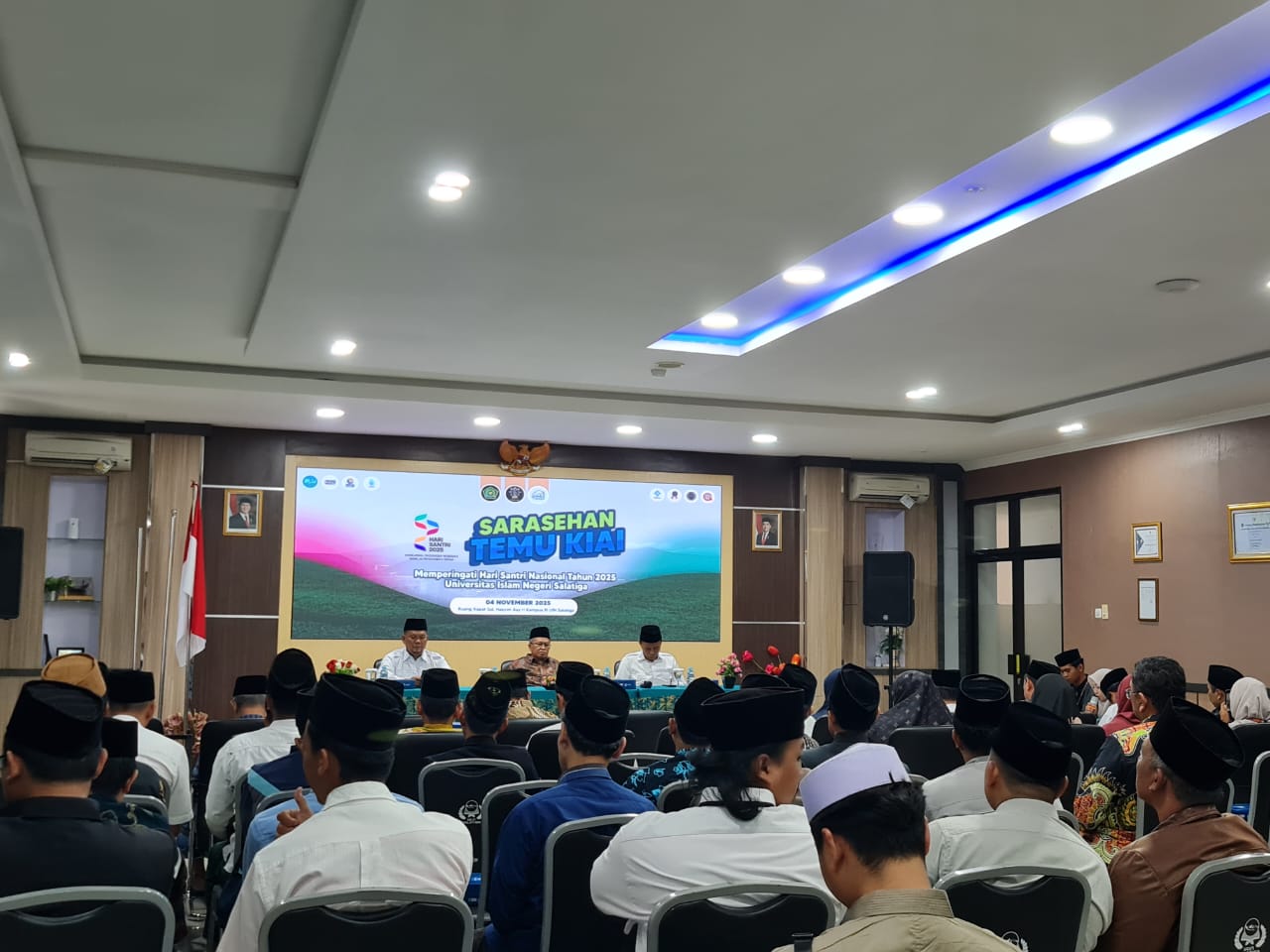 Rektor UIN Salatiga, Prof. Zakiyuddin saat membuka kegiatan Sarasehan dan Temu Kiai, Selasa (4/11).