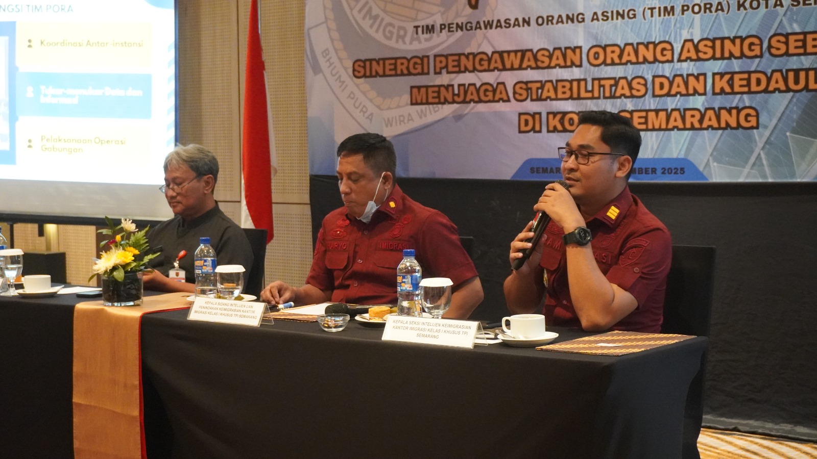 Rapat koordinasi Tim Pengawasan Orang Asing (Timpora) Kota Semarang di Hotel Aruss Semarang, Kamis (6/11/2025).