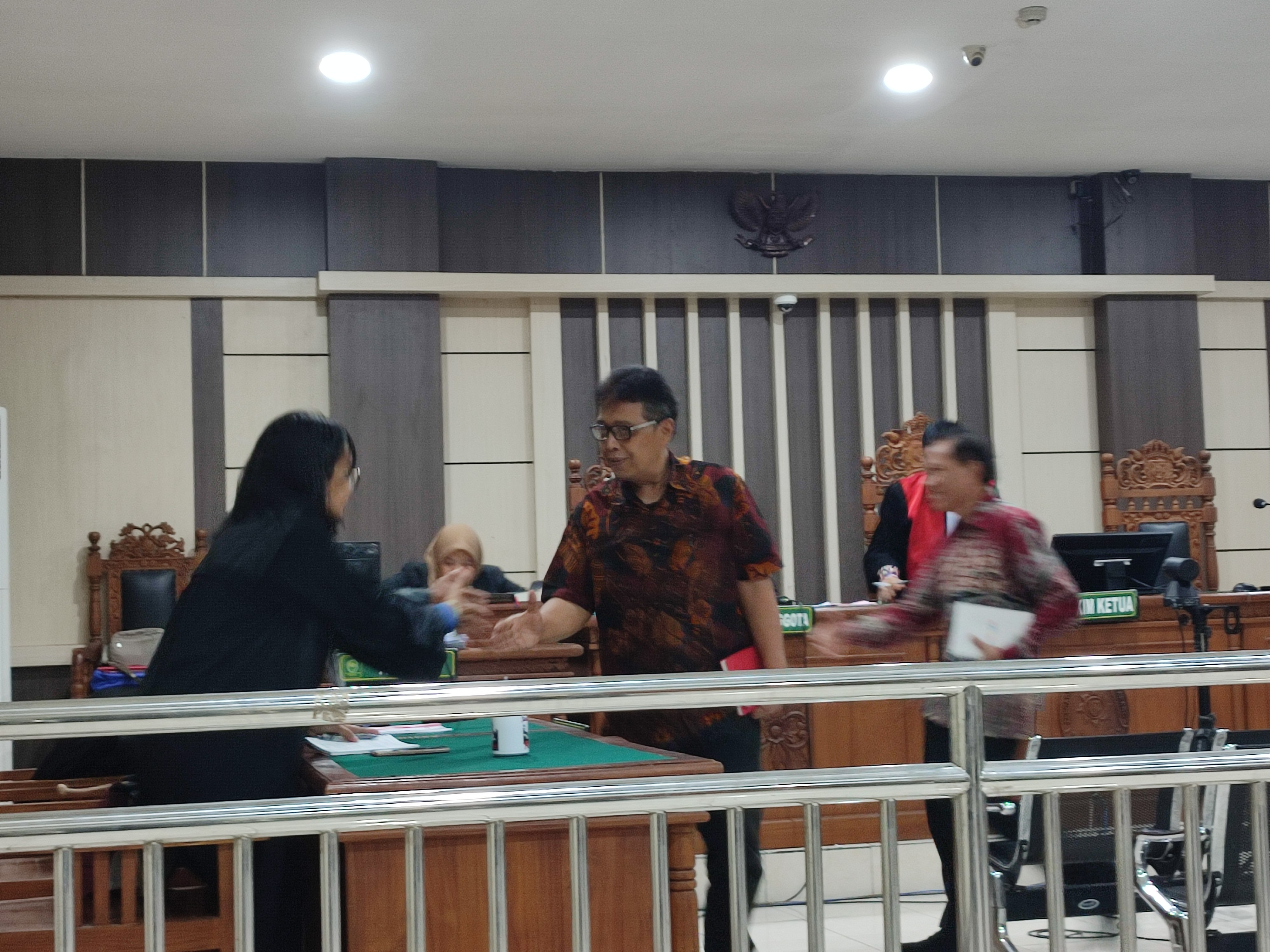 Suasana sidang tanggapan jaksa atas eksepsi dua terdakwa korupsi pengadaan kakao Universitas Gajah Mada di Pengadilan Tipikor Semarang, Kamis (6/10/2025).