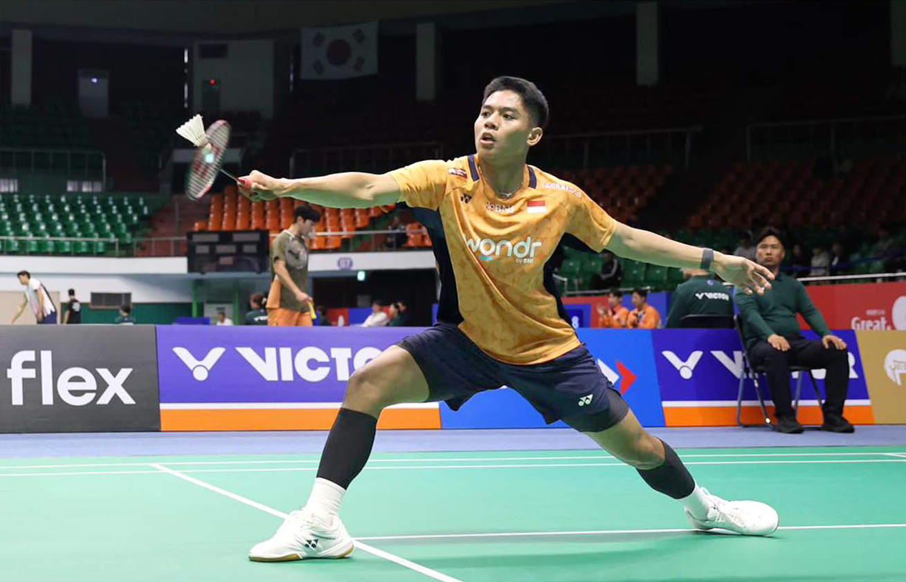Tunggal putra andalan Indonesia Moh Zaki Ubaidillah melaju ke babak 8 besar usai mengalahkan wakil Sri Langka, Viren Netasinghe 21-16, 16-21, 21-14.
