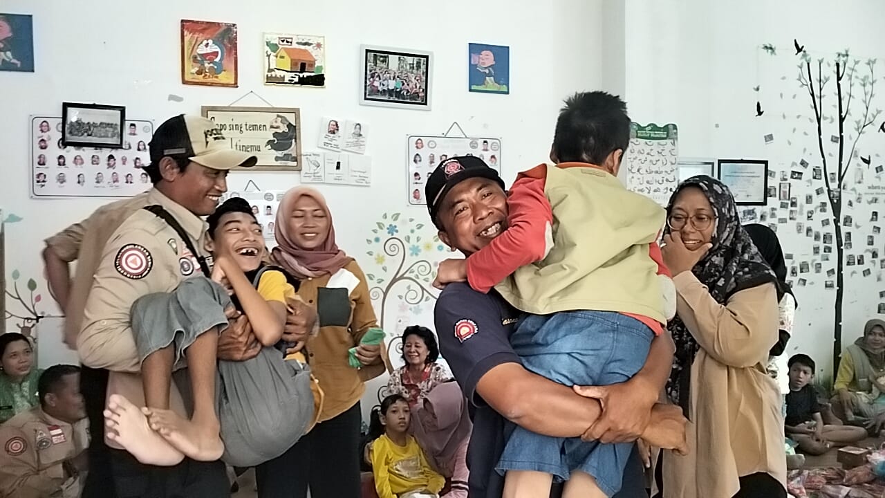 Belajar Menyelamatkan Difabel, Simulasi Unik di Semarang Barat