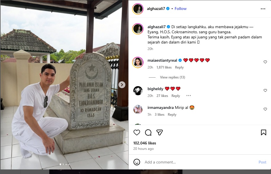 Al Ghazali ziarah ke makam Haji Umar Said Cokroaminoto (HOS Cokroaminoto), salah satu tokoh pejuang kemerdekaan Indonesia yang lahir pada 1853.