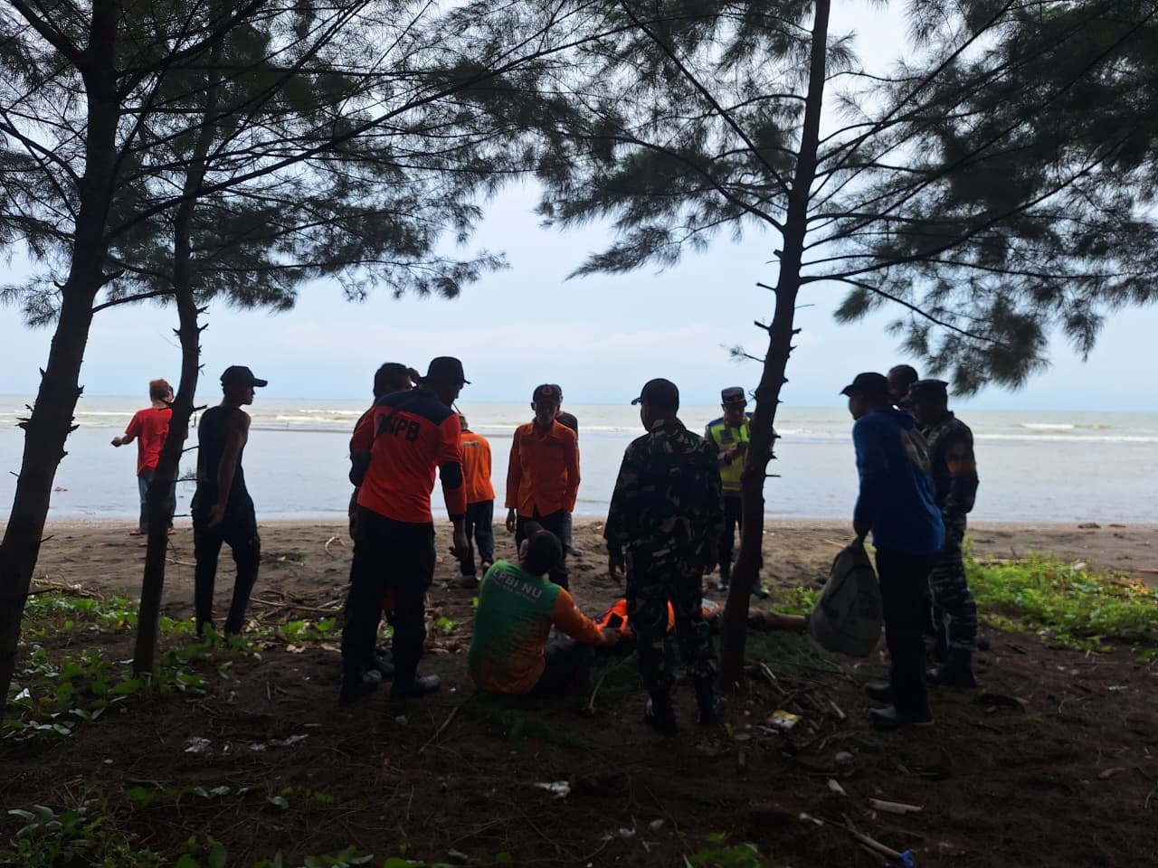 Dua Nyawa Melayang Terseret Arus Sungai Lak Pantai Kemangi, Satu Bocah Selamat