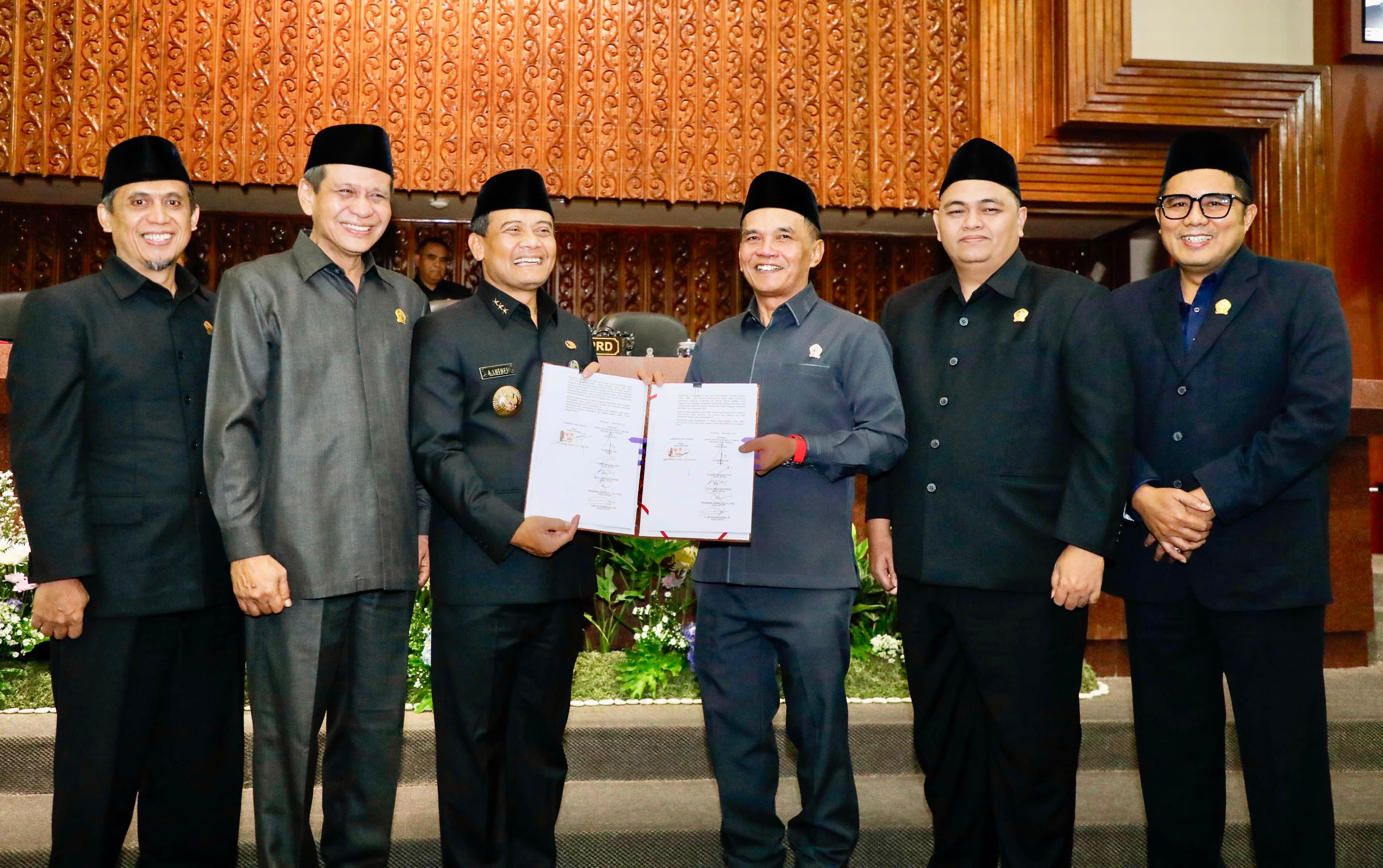 Nota Kesepakatan Rancangan Kebijakan Umum Anggaran (KUA) dan Prioritas Plafon Anggaran Sementara (PPAS) APBD Tahun Anggaran 2026 dalam rapat paripurna di Gedung Berlian DPRD Jateng.
