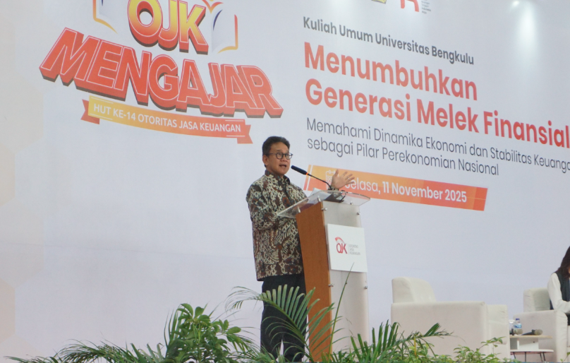 Wakil Ketua Dewan Komisioner Otoritas Jasa Keuangan (OJK) Mirza Adityaswara