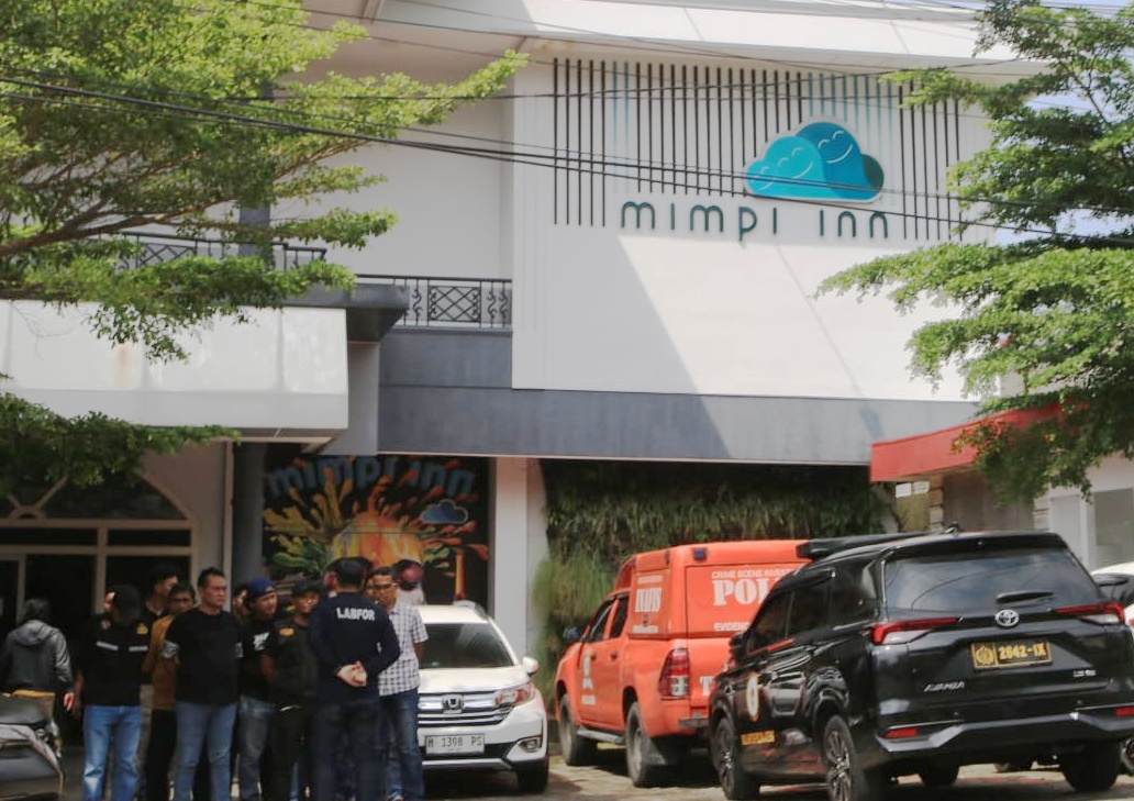 Polda Jateng kembali mendatangi hotel di Jalan Telaga Bodas Raya, Karangrejo, Kecamatan Gajahmungkur, Sabtu (22/11/2025).