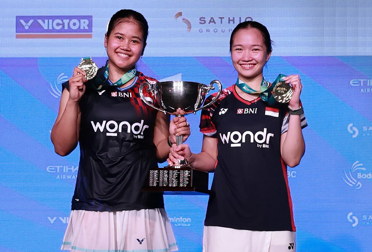 Rachel Allessya Rose/Febi Setianingrum menjadi juara di Australia Open 2025 usai mengalahkan rekan senegaranya Febriana Dwipuji Kusuma/Meilysa Trias Puspitasari 18-21, 21-19, 23-21.
