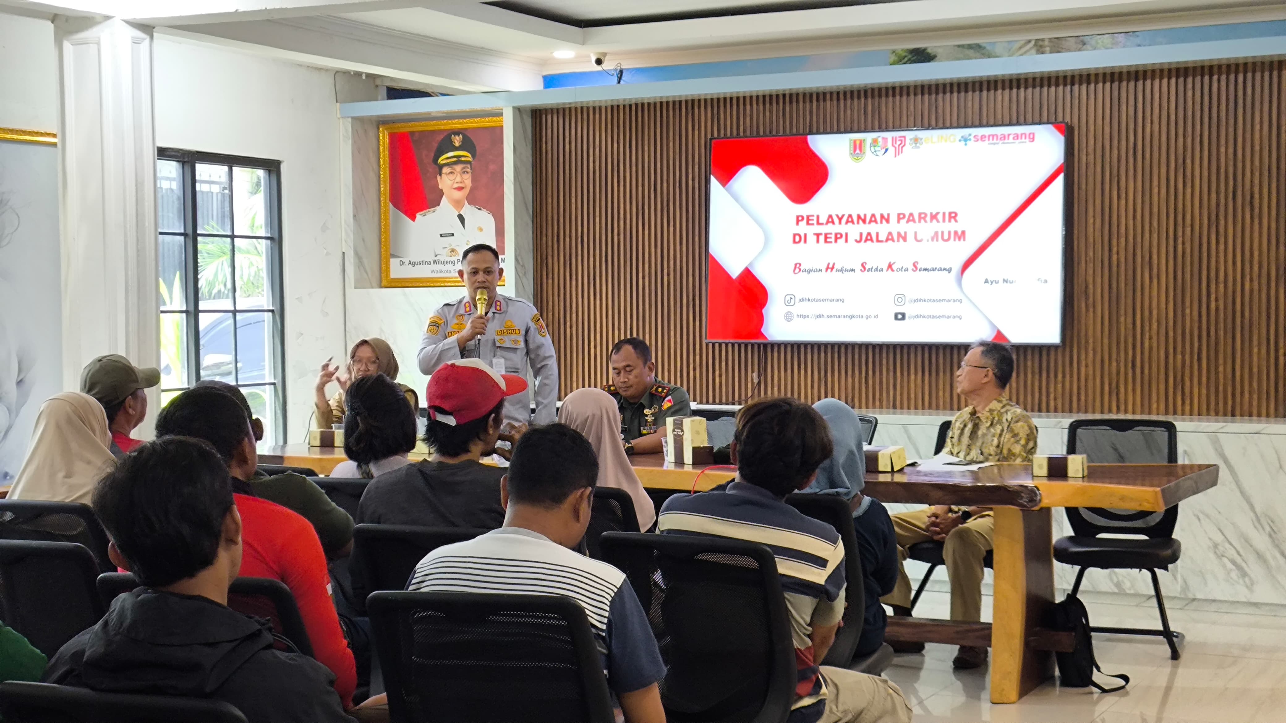 Kepala Bidang Parkir Dishub Kota Semarang, Andreas Caturady Kristianto ketika menjelaskan kendala dalam penerapan parkir elektronik