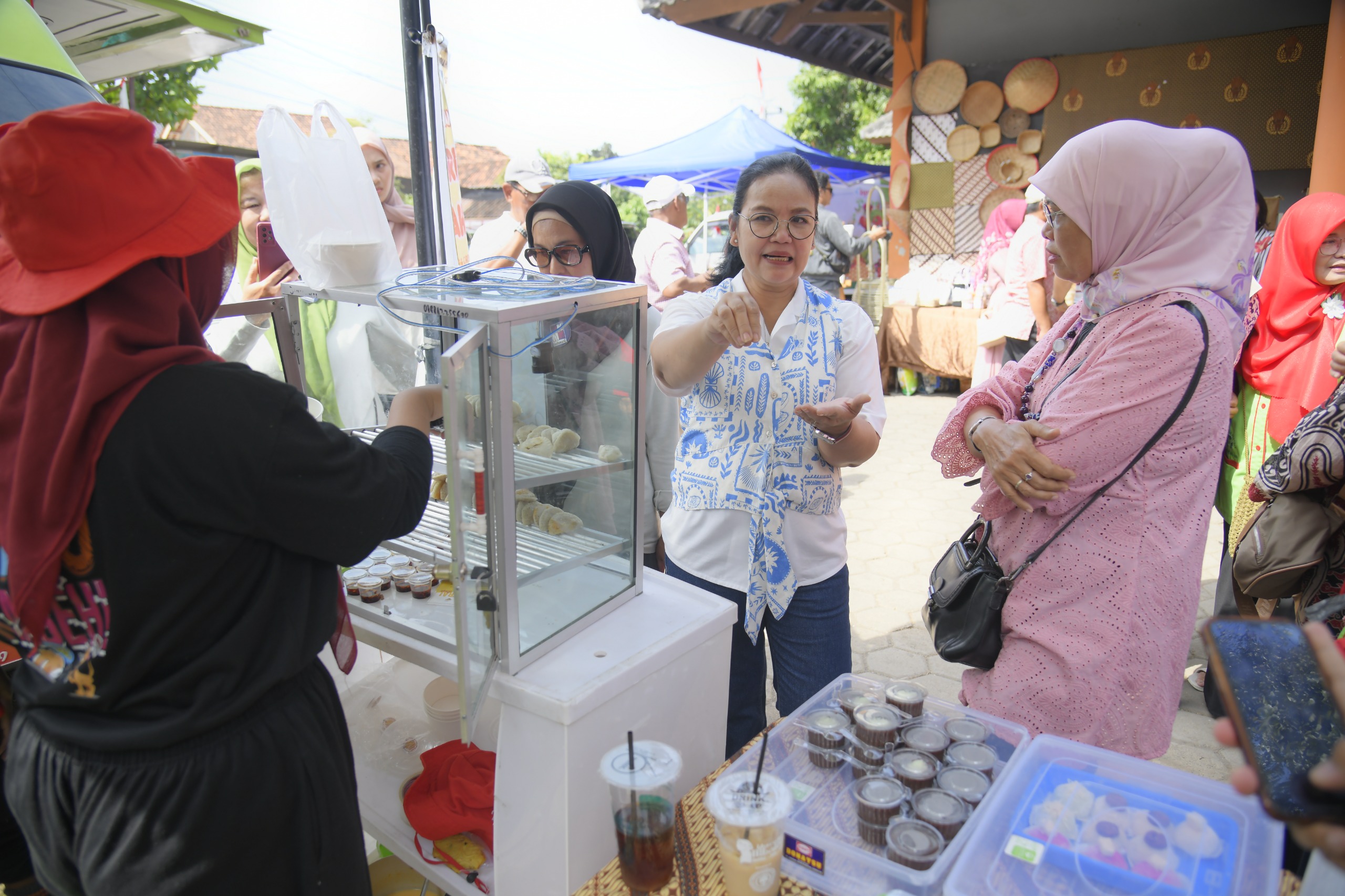 Wali Kota Semarang, Agustina Wilujeng dalam kunjungan kerjanya ke Gudang Logistik KKMP di Kelurahan Sampangan belum lama ini menyatakan bahwa kehadiran KKMP merupakan terobosan dalam membangun sistem.