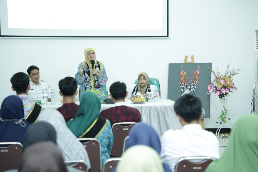 Bunda Literasi Jawa Tengah, Hj. Nawal Arafah Yasin menegaskan pentingnya gerakan membaca dari akar rumput.