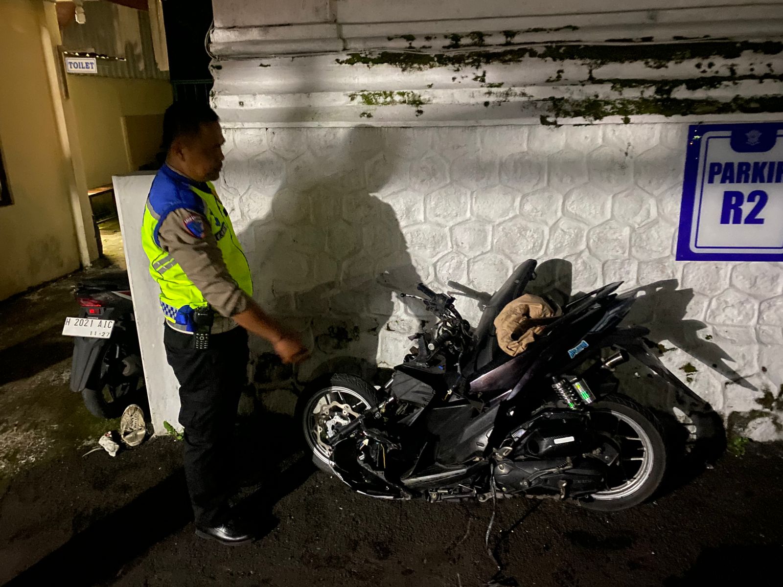 Polres Salatiga meespons cepat kecelakaan lalu lintas yang terjadi pada Sabtu dini hari, 29 November 2025, sekitar pukul 01.10 WIB di Jalan Soekarno Hatta, tepatnya di depan Dealer Yamaha Dony Motor,