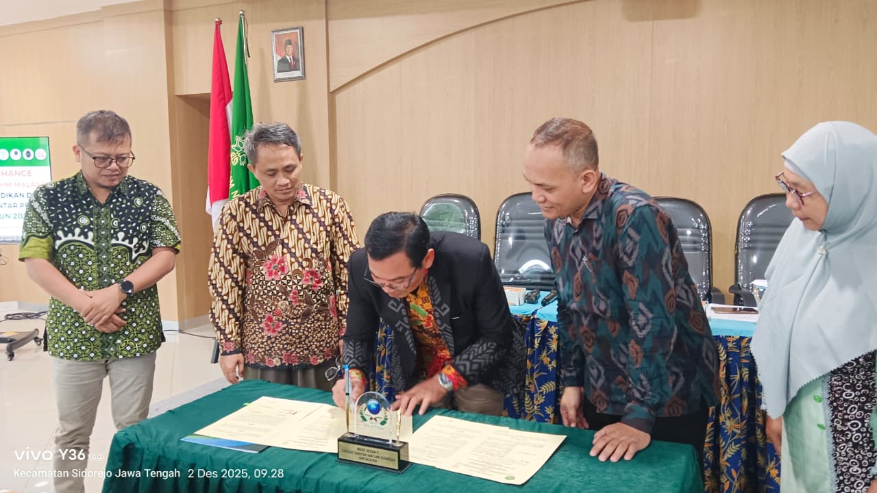 Penandatanganan Nota Kesepahaman (MoU) antara FTIK UIN Salatiga dengan FITK UIN Maulana Malik Ibrahim Malang, Selasa (2/12).