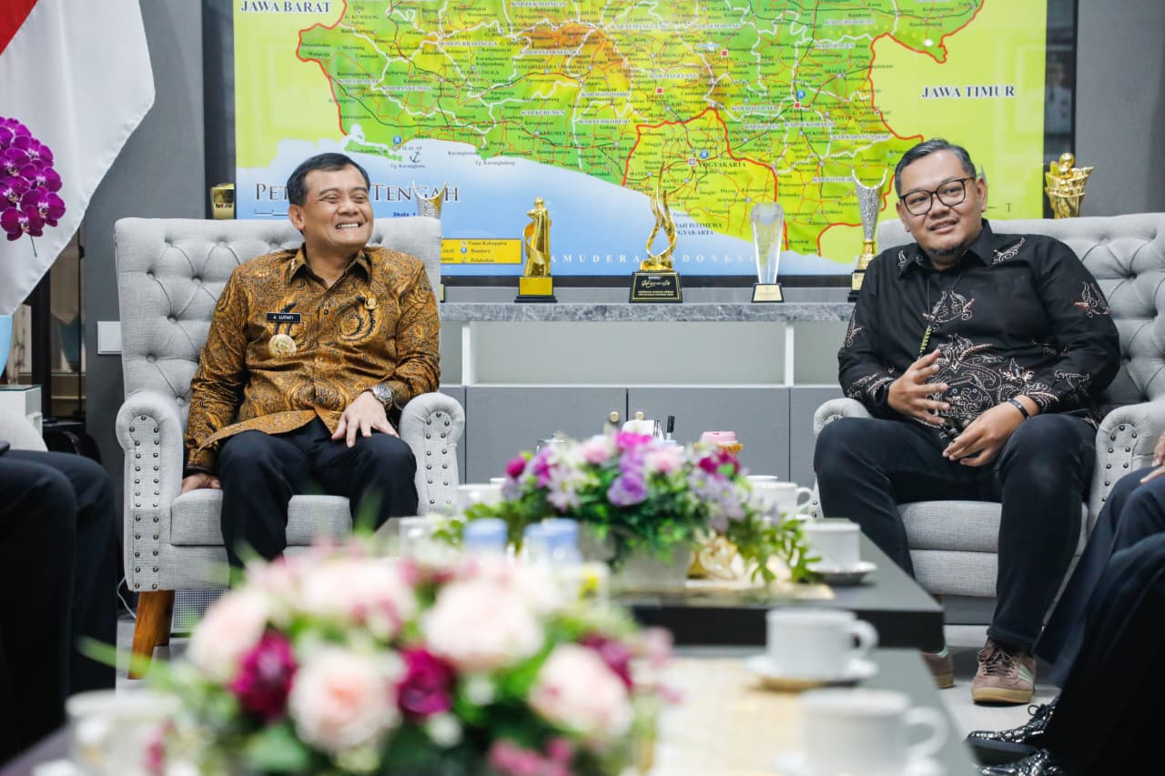 Ketua Komisi Informasi (KI) Provinsi Jawa Tengah, Indra Ashoka usai beraudiensi dengan Gubernur Jawa Tengah, Ahmad Luthfi di Semarang pada Kamis 4 Desember 2025.