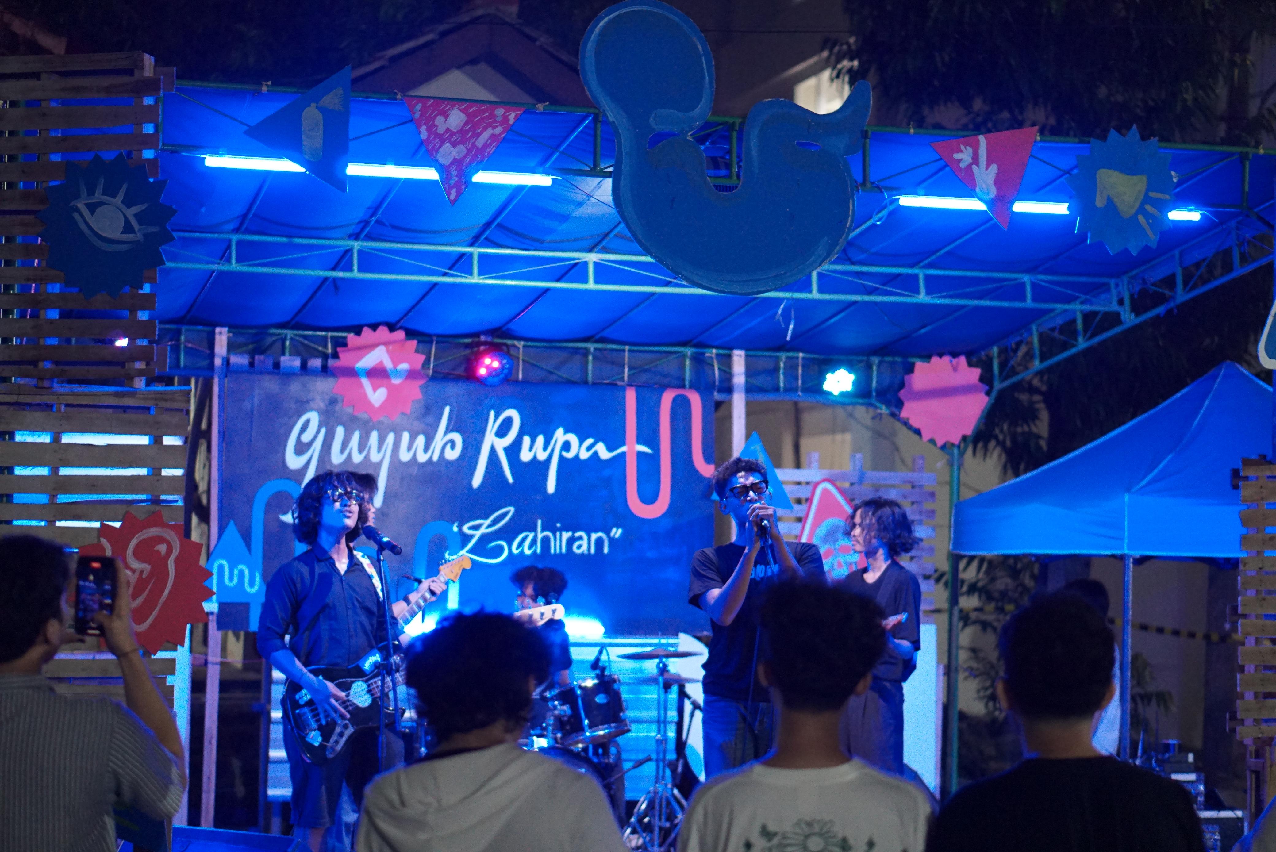 Music Performance, Menampilkan Band-Band Lokal yang Mewarnai Malam Guyub Rupa.