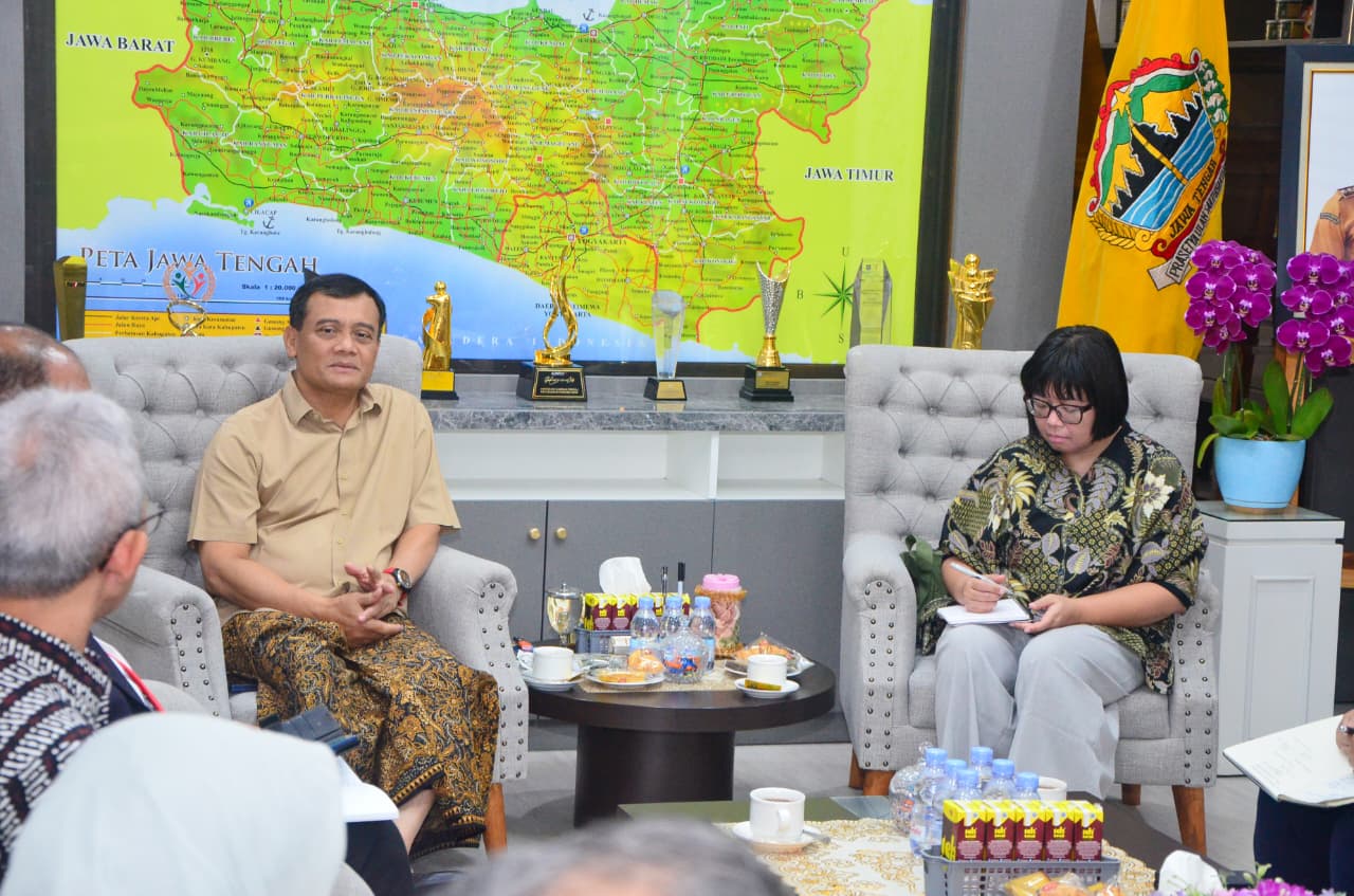 Gubernur Jawa Tengah, Ahmad Luthfi  menerima Delegasi Kedutaan Besar Inggris dan tim Techne Praxis International di Kota Semarang, pada Jumat 5 Desember 2025.