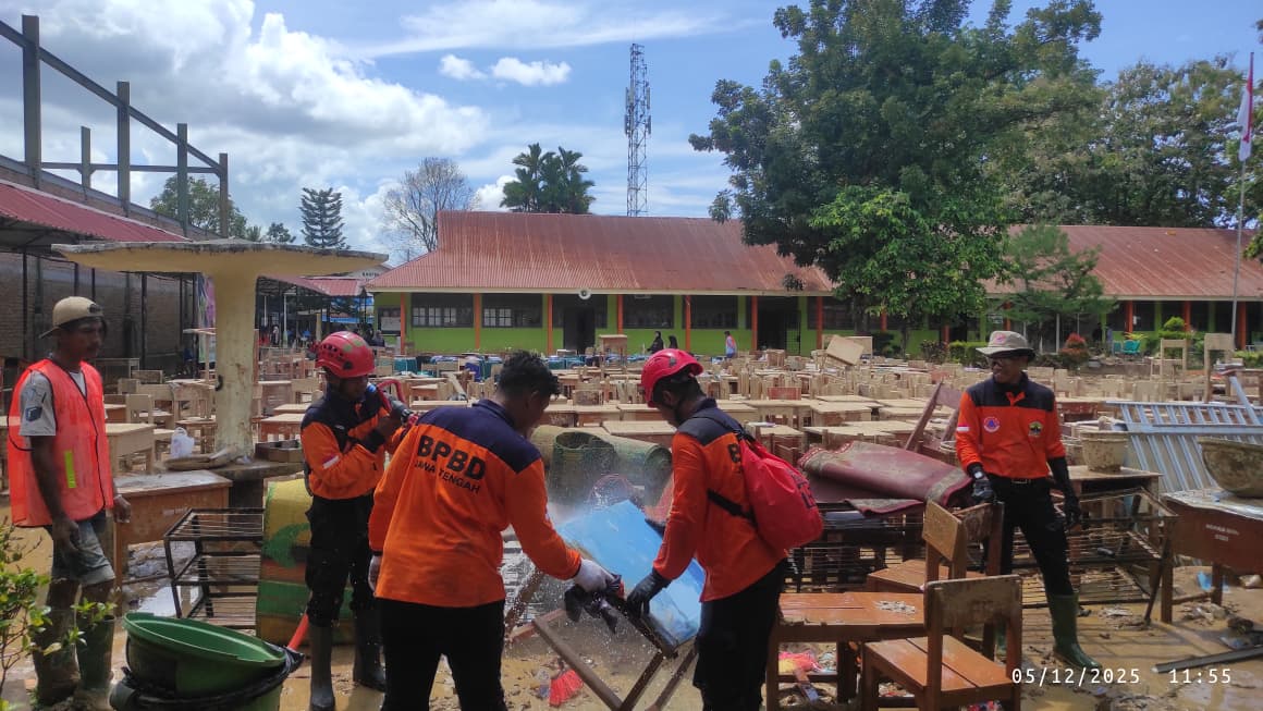 Pemprov Jateng sebelumnya mengirim bantuan logistik berupa sandang, pangan, dan obat-obatan, serta dukungan dari Baznas Jateng dan Korpri untuk bencana Sumatera Barat