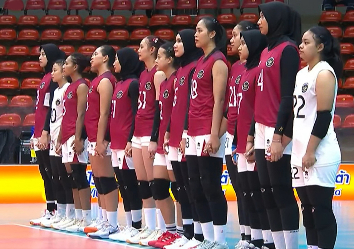 Timnas voli putri Indonesia berhasil mengalahkan Malaysia dengan skor 3-0 (25-12, 25-12, 25-16) di Indoor Stadium Huamark, Bangkok.
