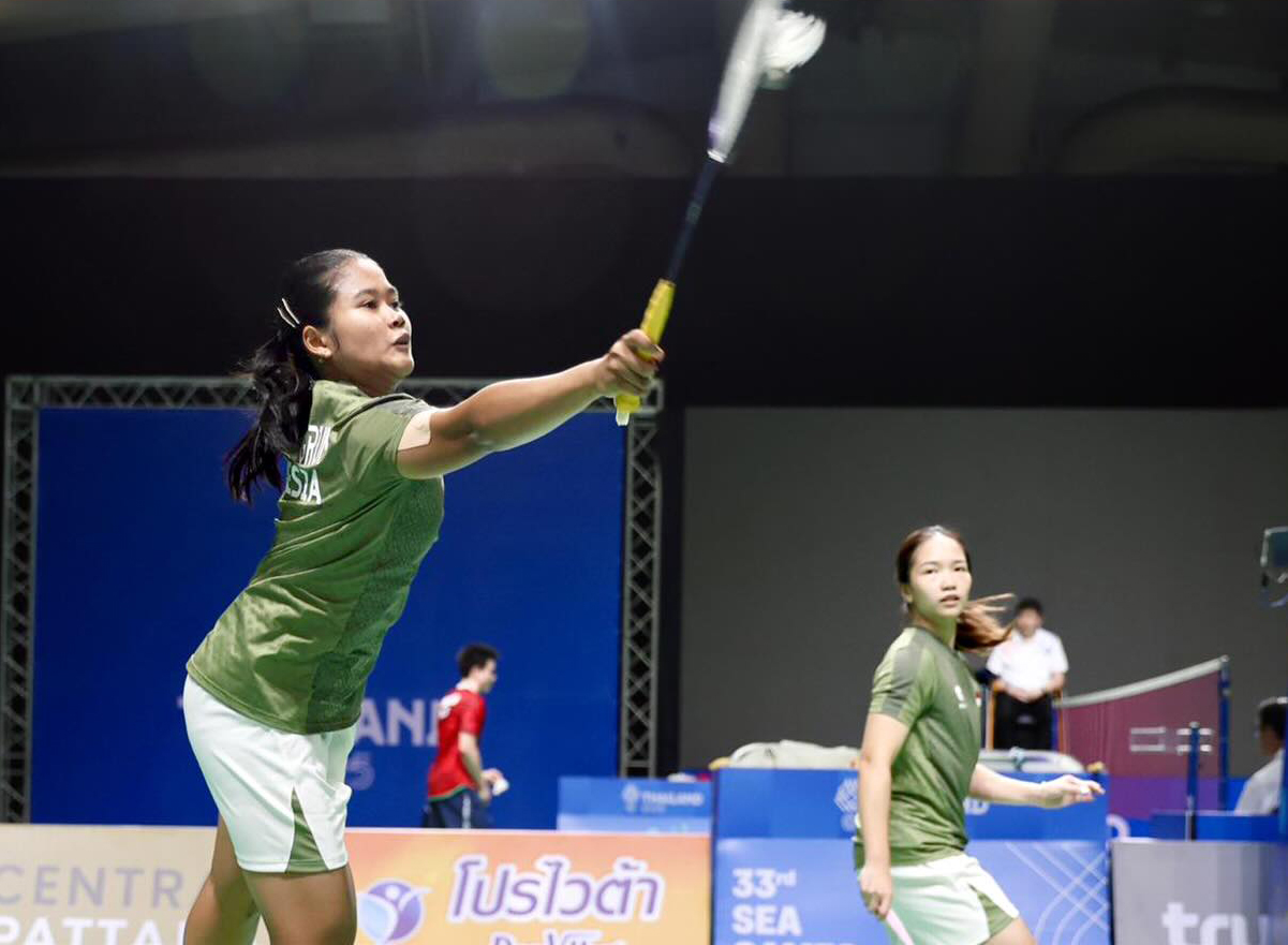 Unggulan keempat Rachel Allessya Rose/Febi Setianingrum melaju ke babak 8 besar usai mengalahkan wakil Singapura, Zheng Hong Li/Zheng Yan Li 21-11, 21-11.