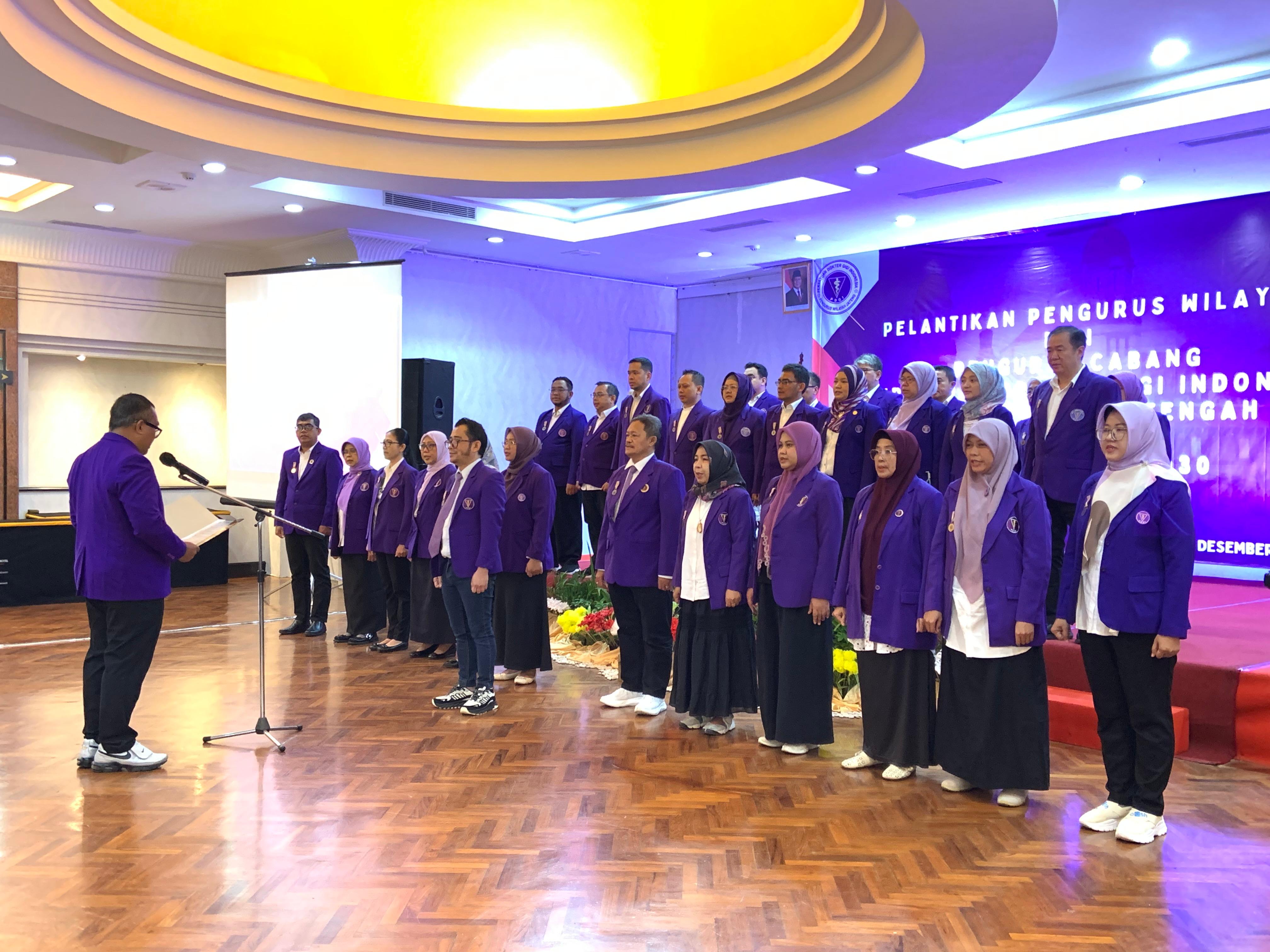 Pelantikan PDGI se-Jateng di Hotel Metro Park View, Sabtu (13/12).