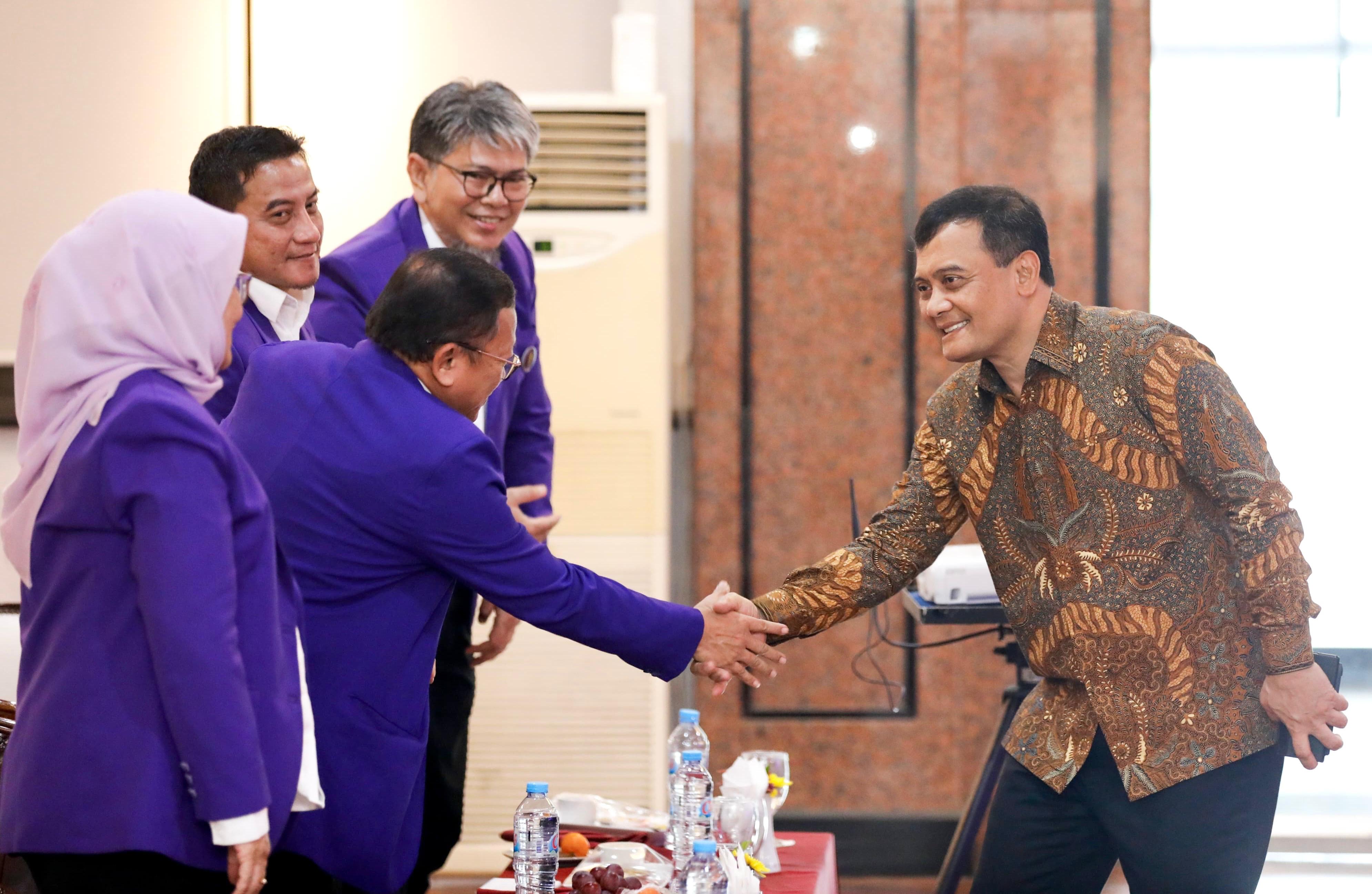 Gubernur Jawa Tengah, Ahmad Luthfi, menghadiri pelantikan Pengurus Wilayah Persatuan Dokter Gigi Indonesia (PDGI) Jawa Tengah