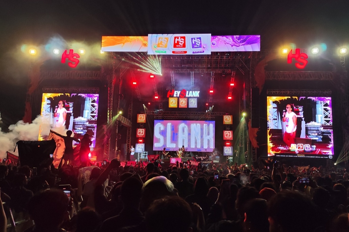Konser Slank di Stadion Diponegoro Semarang