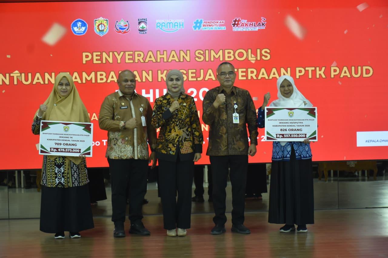Pemkab Kendal memastikan bantuan kesejahteraan guru PAUD yang sebelumnya hanya tiga bulan akan ditingkatkan menjadi 12 bulan penuh pada 2026.