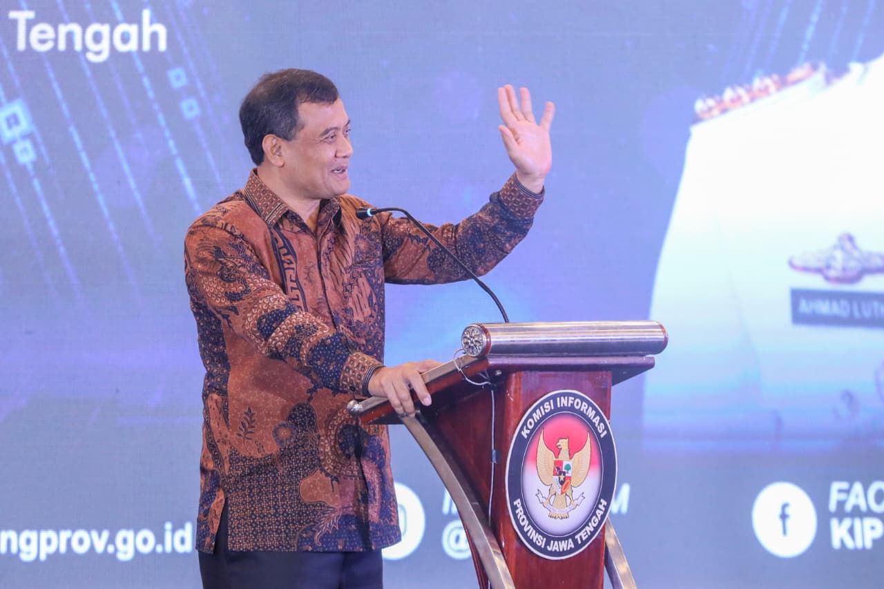 Gubernur Jawa Tengah, Ahmad Luthfi saat menghadiri acara Malam Penganugerahan Informasi Publik Tahun 2025, di Hotel Patra Semarang, Selasa, 16 Desember 2025 malam.