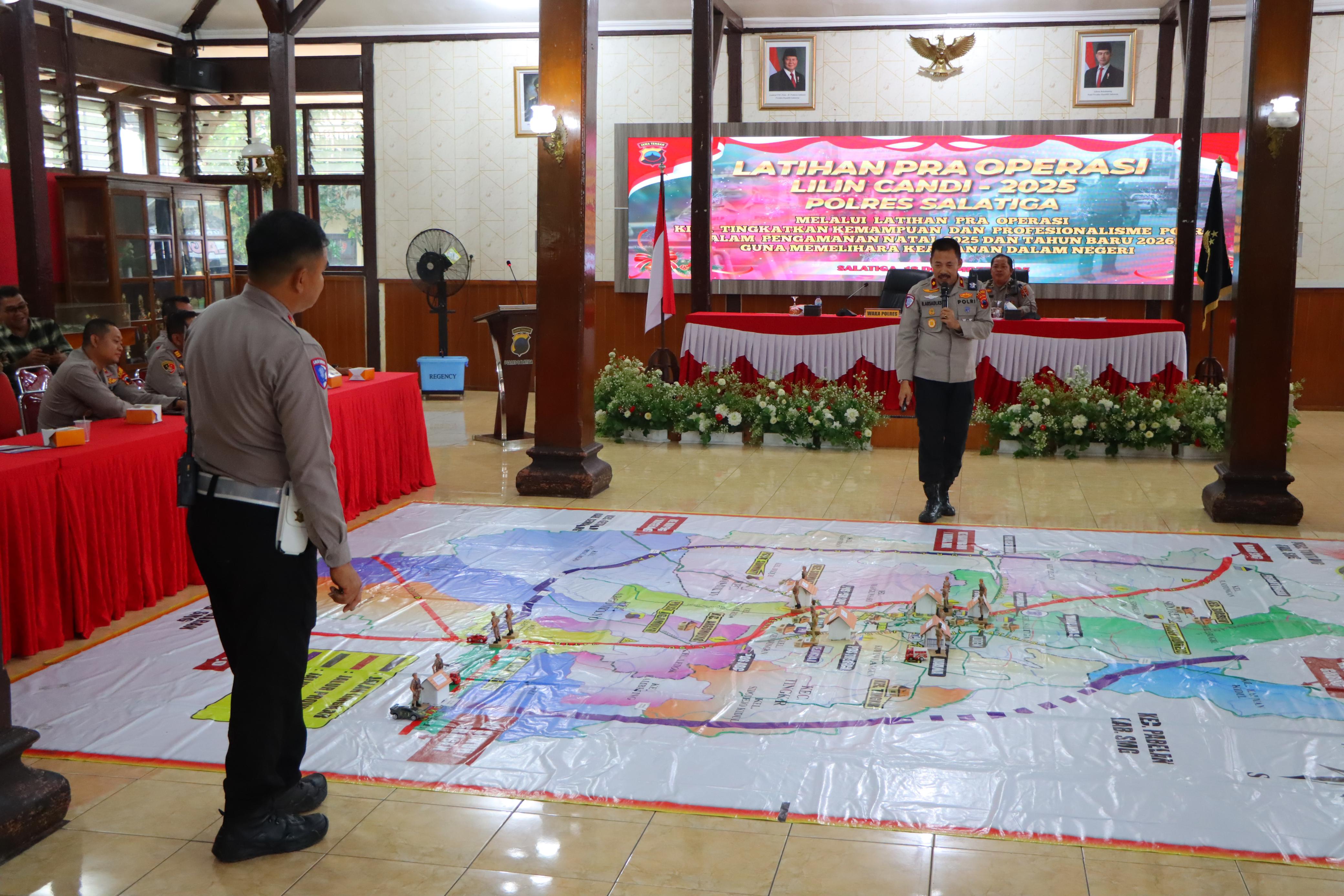 Kegiatan Latpraops Lilin Candi 2025 ini mengusung tema &ldquo;Melalui Latihan Pra Operasi Kita Tingkatkan Kemampuan dan Profesionalisme Polri Dalam Pengamanan Natal 2025 dan Tahun Baru 2026