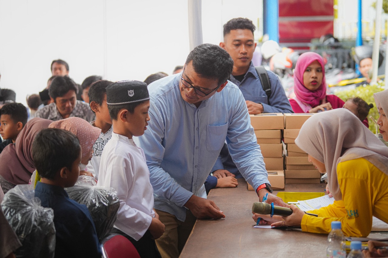 PT Pertamina Patra Niaga Regional Jawa Bagian Tengah menyelenggarakan kegiatan bakti sosial berupa khitan massal bagi masyarakat sekitar.