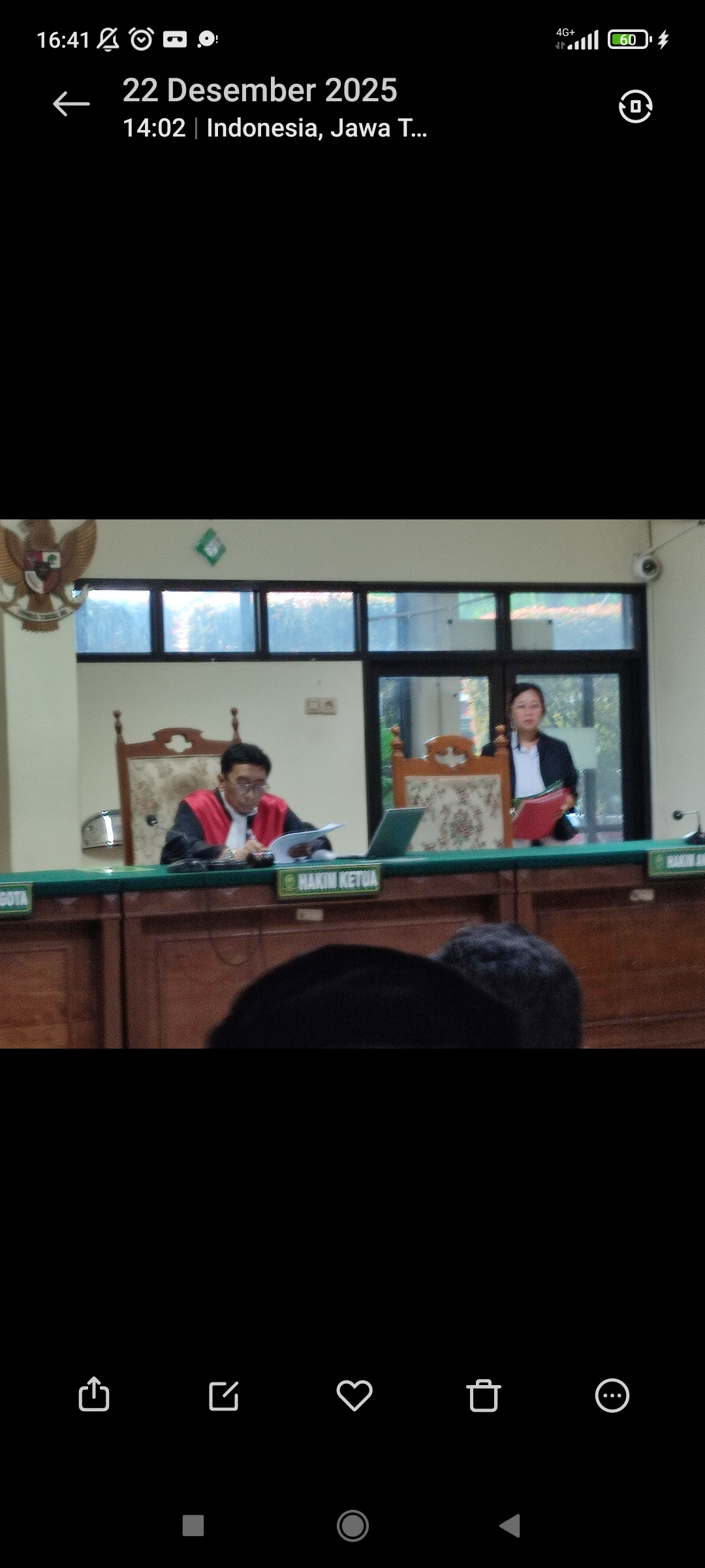 Hakim tunggal praperadilan PN Semarang Akhmad Nakhrowi Mukhlis memutus sidang gugatan praperadilan pembunuhan ASN Bapenda Semarang, Senin (22/12/2025).