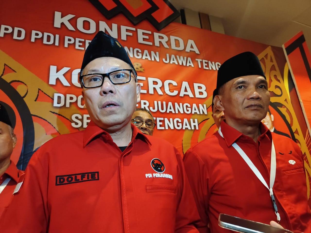 (kiri-kanan) Ketua DPD PDI Perjuangan Jateng Dolfie Othniel Frederic Palit dan Sekretaris DPD PDI Perjuangan Jateng Sumanto.