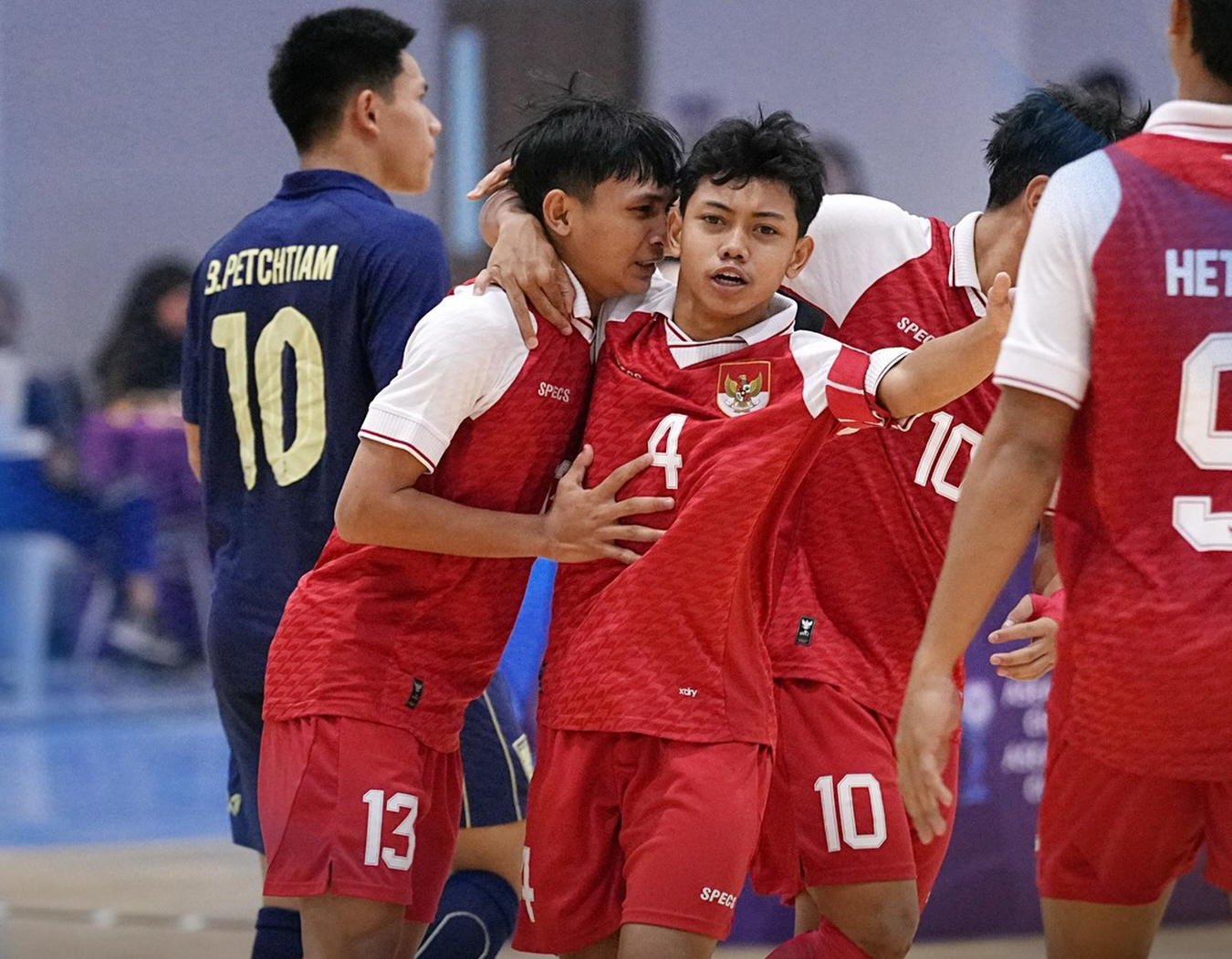 Timnas Futsal Indonesia U16 menjadi juara Piala AFF Futsal U16 2025 usai mengalahkan tuan rumah Thailand dengan skor 4-3 di Nonthanburi Hall.