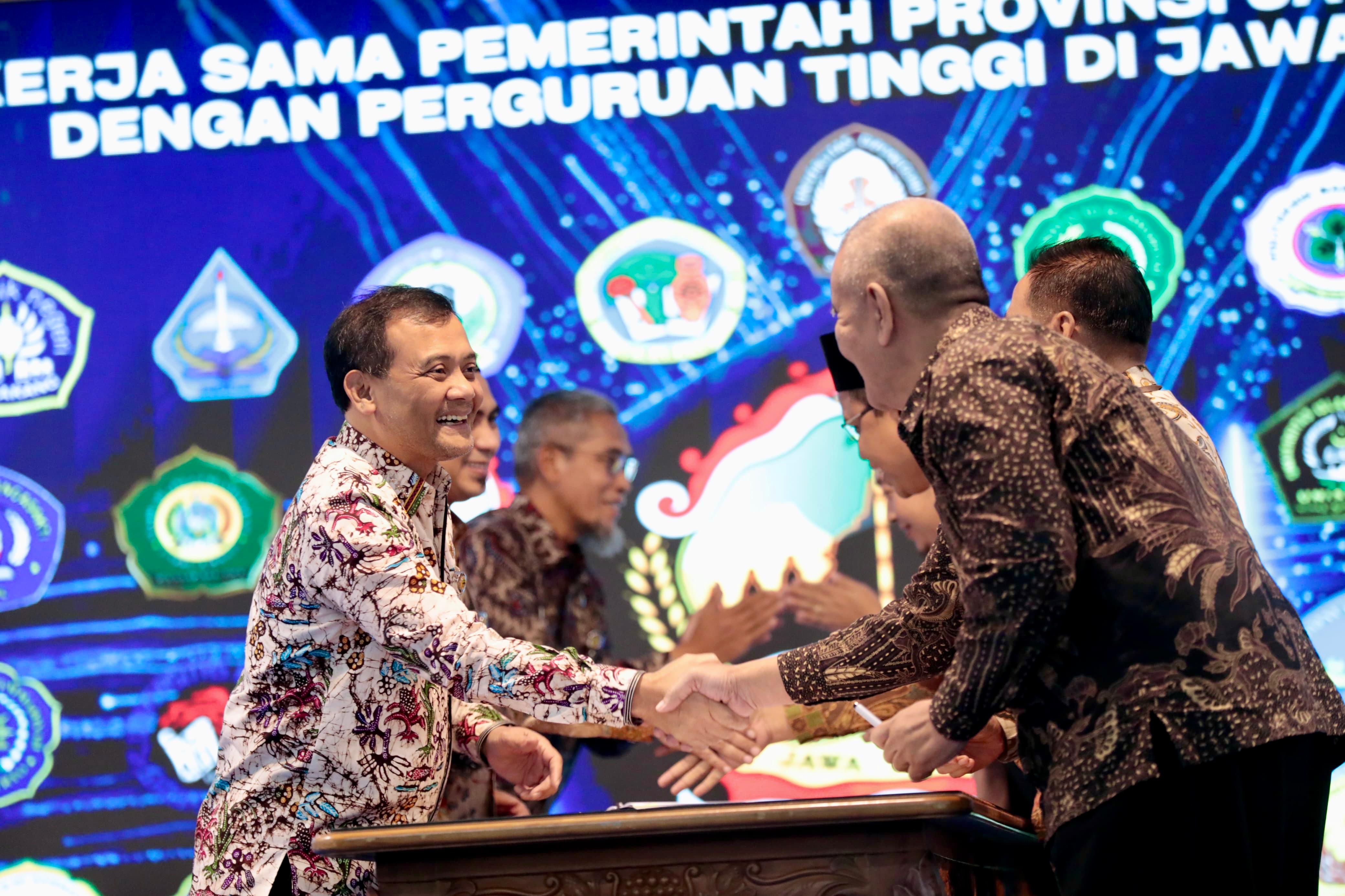 kolaborasi dengan 44 perguruan tinggi, Pemerintah Provinsi Jawa Tengah membuka babak baru pembangunan.