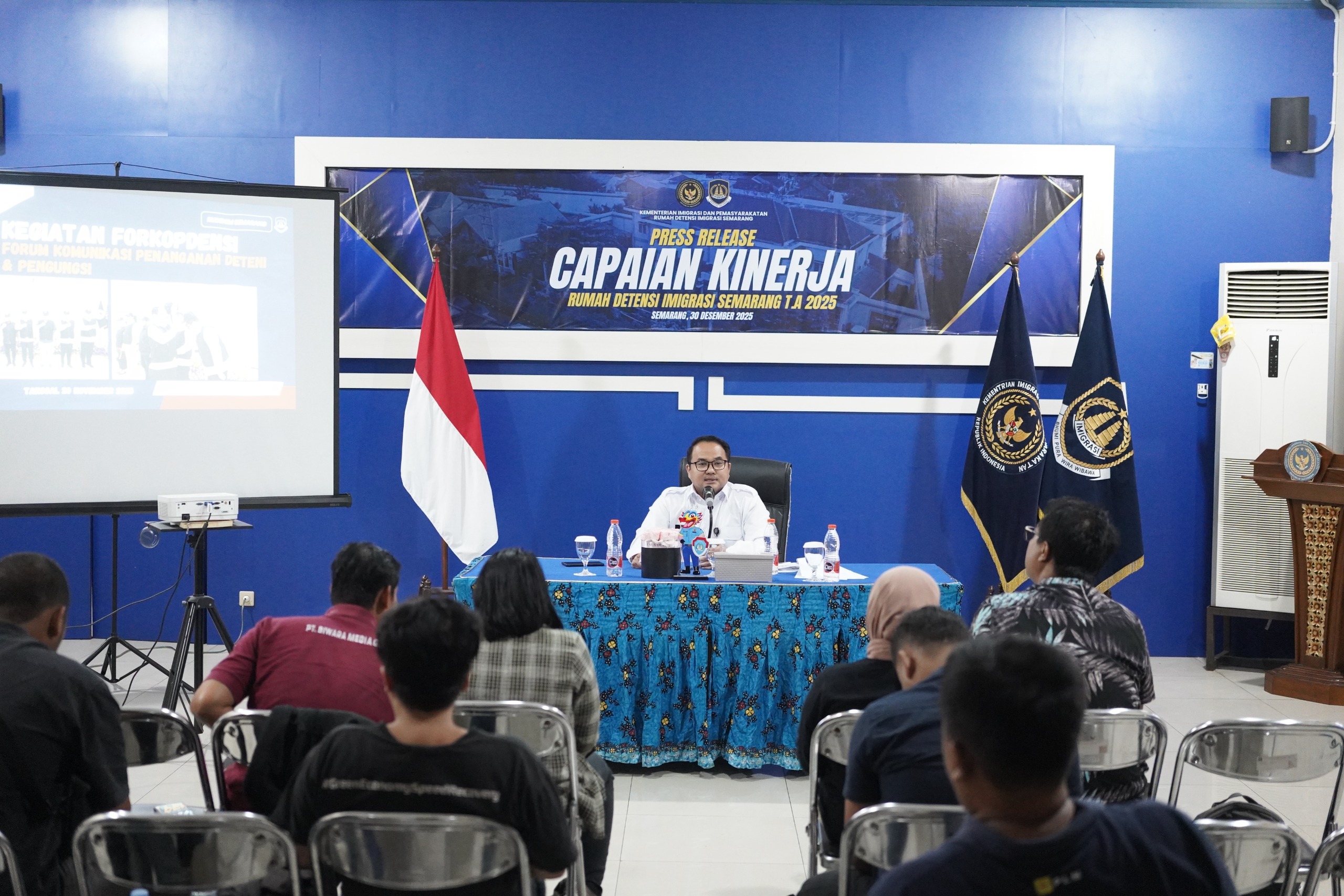 Kepala Rudenim Semarang, Agus Triharto Hari Sadino memberikan keterangan dalam ress rilis capaian kinerja Rudenim Semarang 2025, Selasa (30/12/2025).