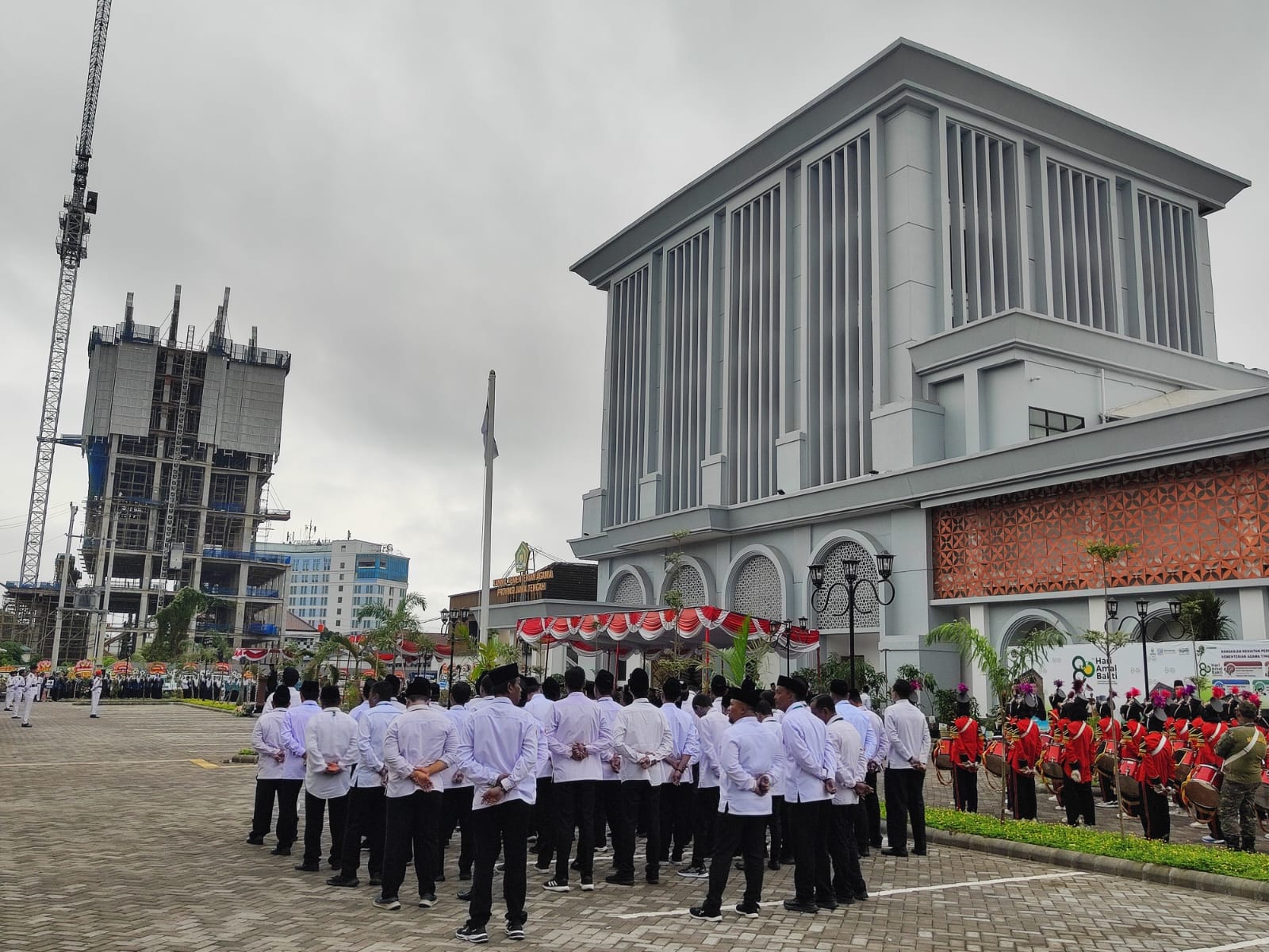 Upacara Hari Amal Bakti (HAB) ke-80 di Kantor Kemenag Jateng.